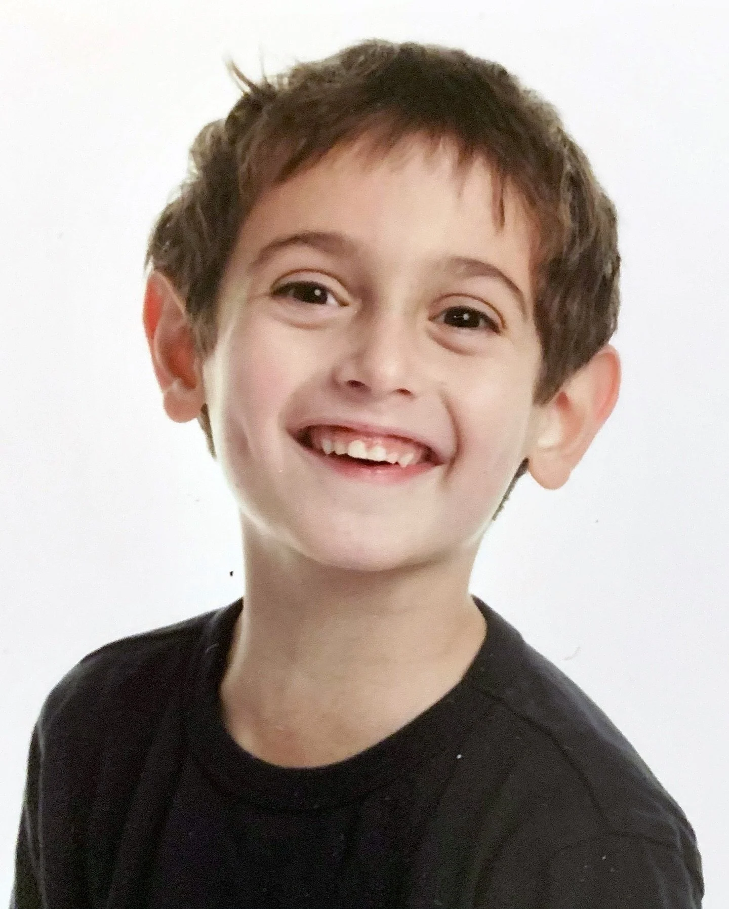 Picture 1: Eli, November 2020, before his cancer diagnosis.
Picture 2: Eli, February 2021, one month after Ewing sarcoma diagnosis.

This is childhood cancer.