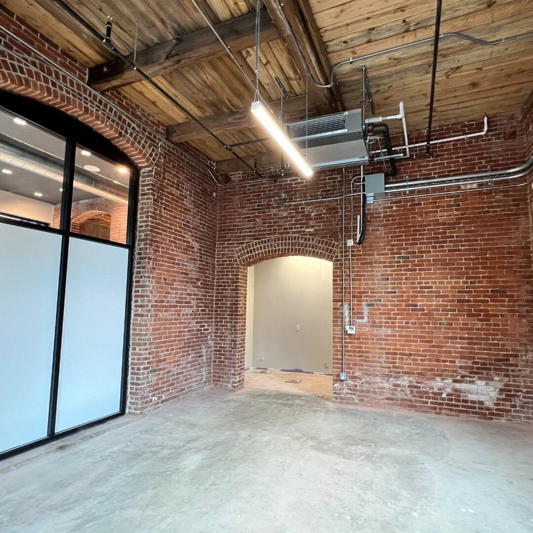 We're looking for the perfect match to fill this gorgeous, airy studio/retail space in Melrose. Apply now to lock in the $500/month rental rate for 2024!⁠
⁠
Learn more via the link in our bio!⁠
⁠
⁠
#melrosema #02176 #artiststudio #galleryspace #melro