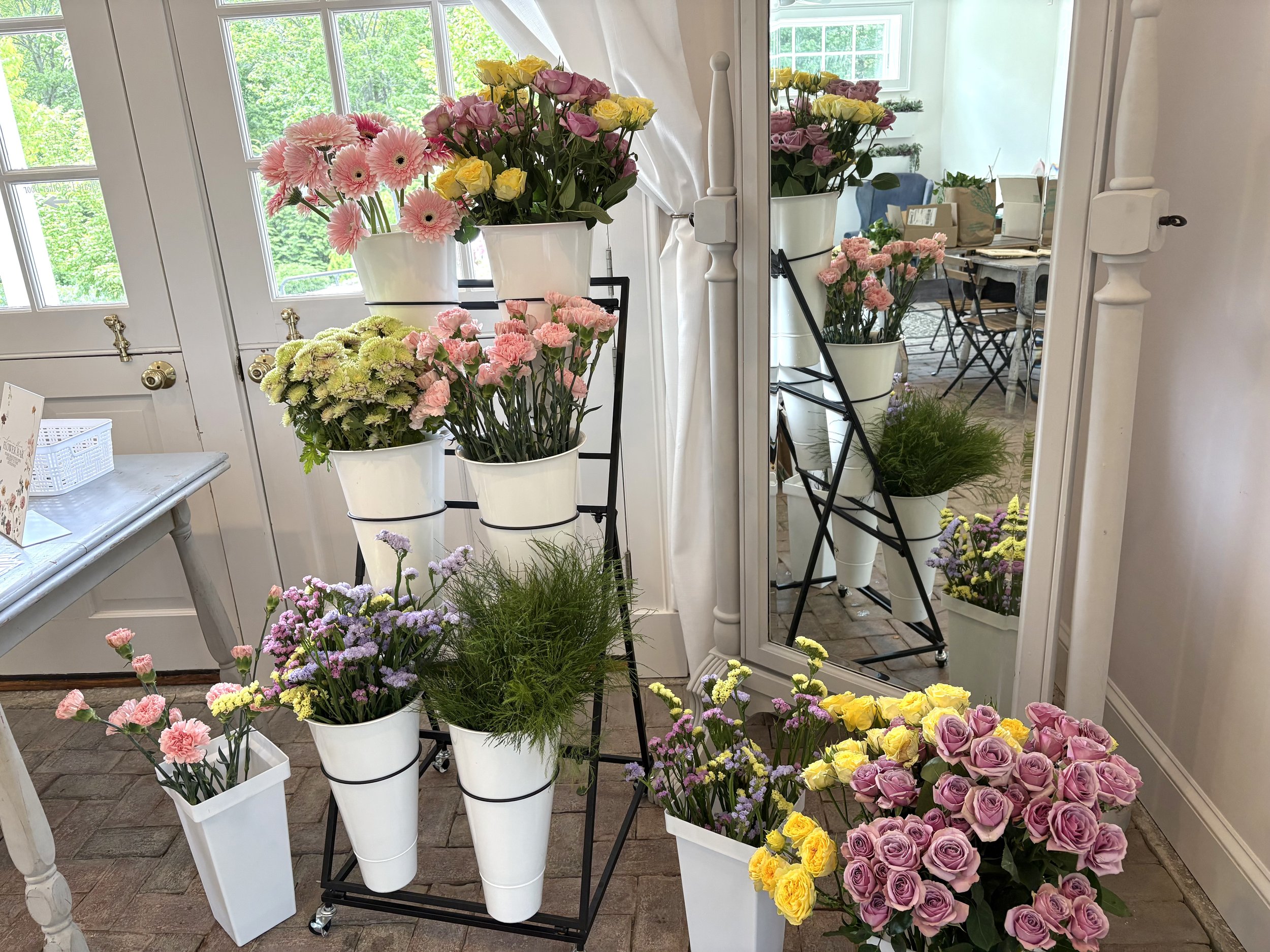 CURRENT POP-IN // POSIES A LA CARTE @ 239 NORTH AVE. // WAKEFIELD, MA 