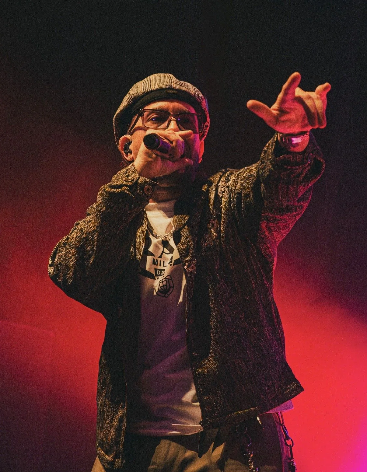 De La Ghetto, Las Raíces and DJ Exxtra Heat Up Calentón