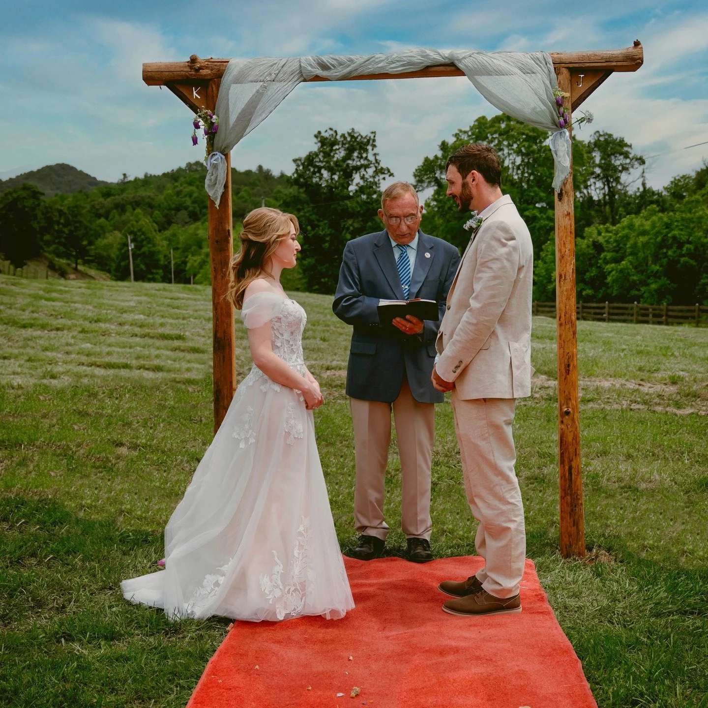 Looking for an outdoor wedding or event venue, consider M3 Ranch. Here we have Jesse &amp; Kelsey's beautiful summer wedding. #site4everphotography