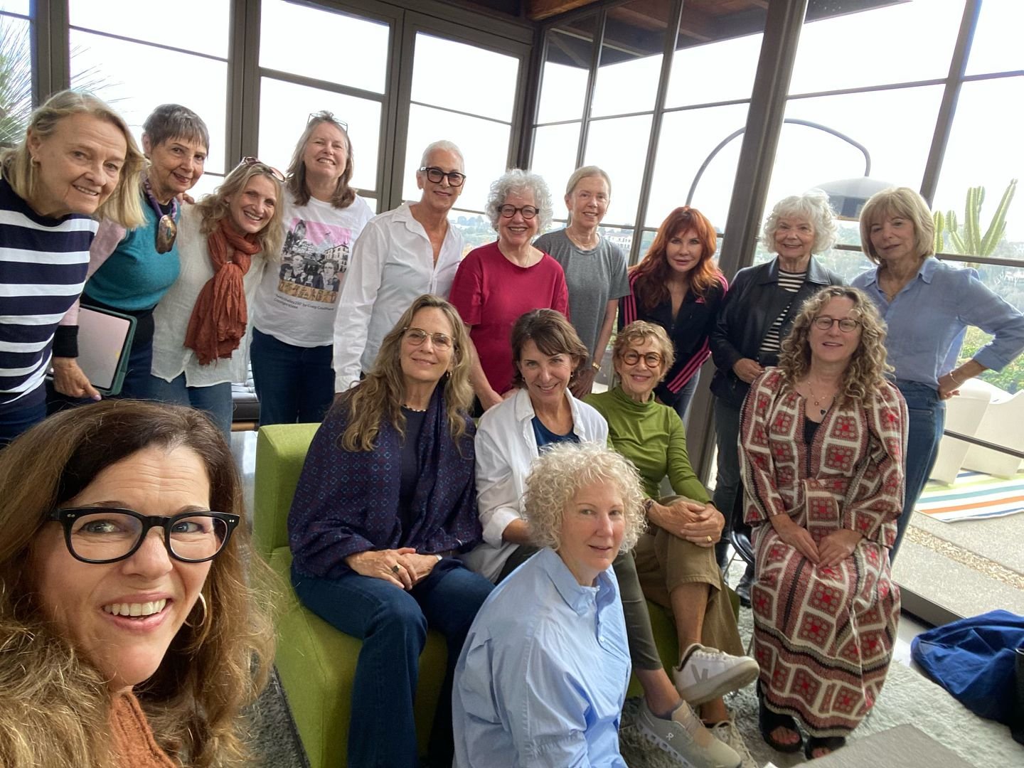 Fun @studio11artists meeting today and making art with our community of artists🩷🩷🩷