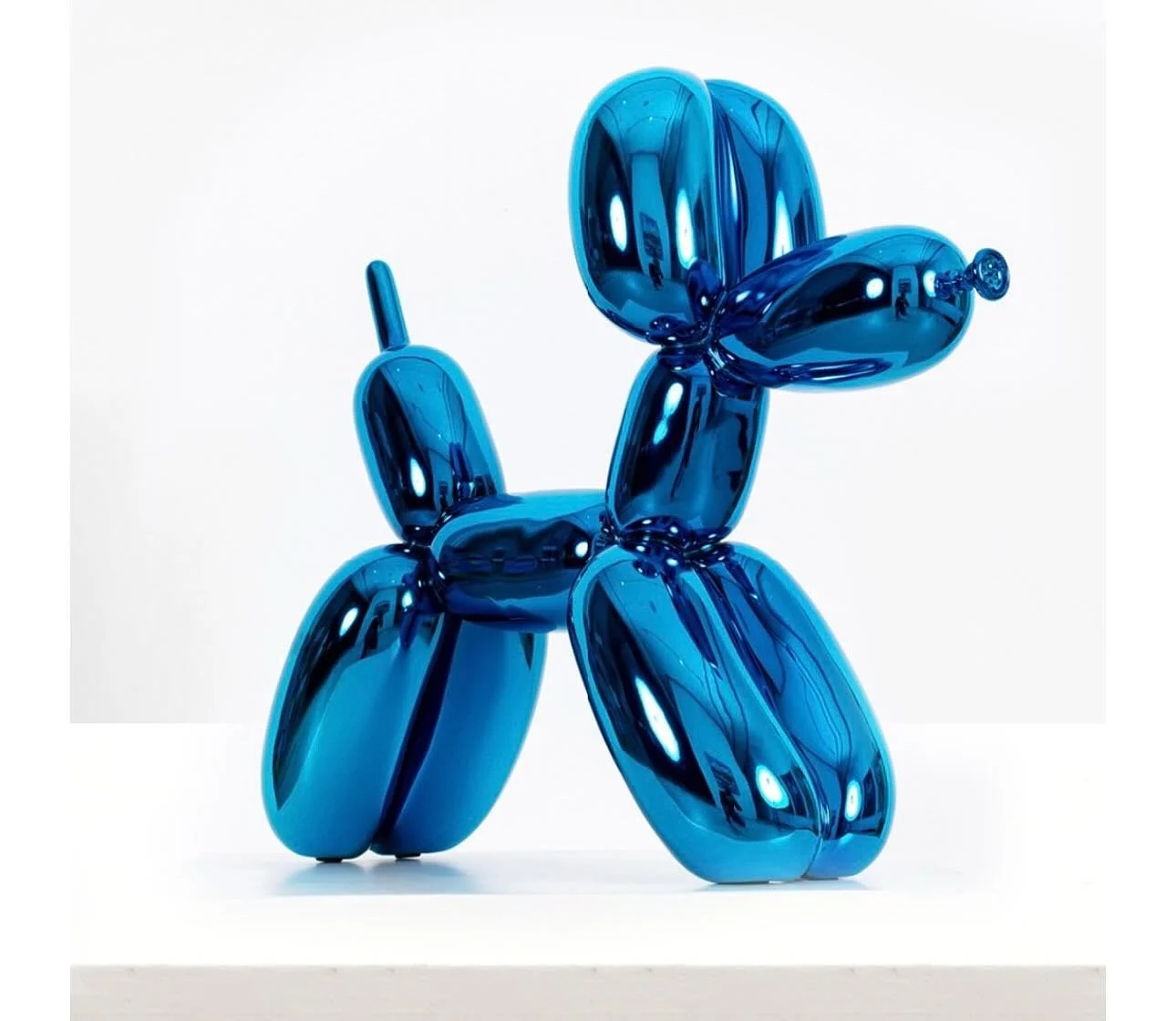 Jeff Koons Balloon Dog (Blue) 2021
Sculpture - Limoges porcelain with chromatic coating
Limited Edition - Edition 799
40 &times; 48 &times; 15.8 cm
Gallery Certificate #art #jeffkoons #ballondog #artcollector