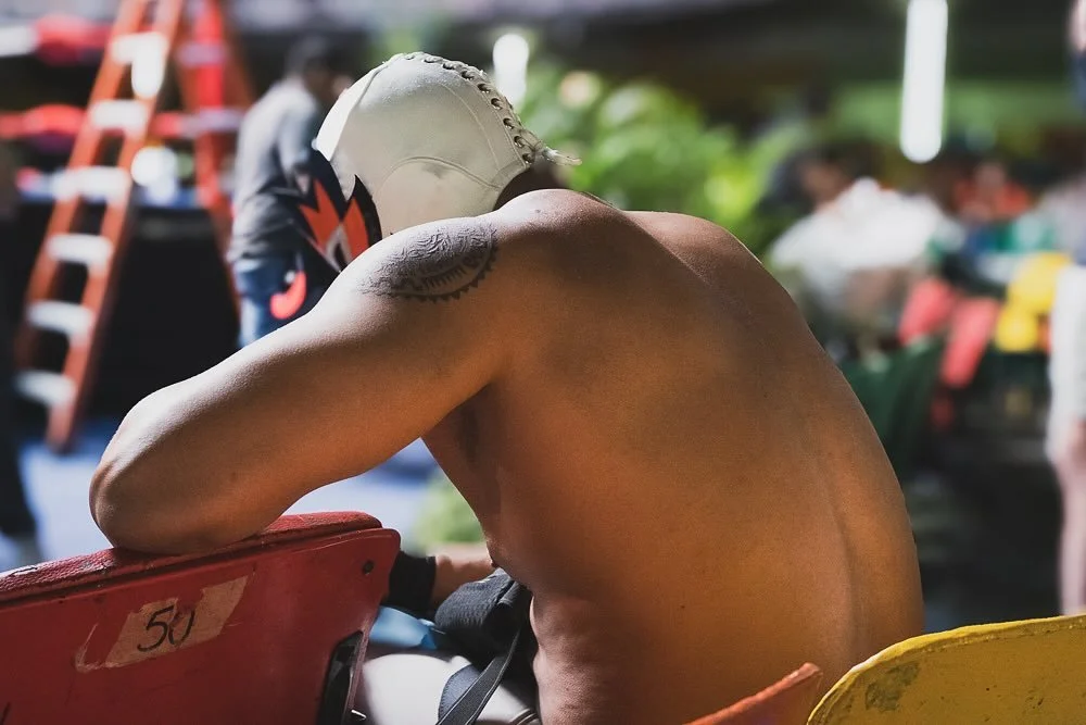 Even the best luchadors have moments of melancholy 

#mexico🇲🇽 #luchalibre #travelphotography #streetphotography #ishootfujifilm #tigreblanco