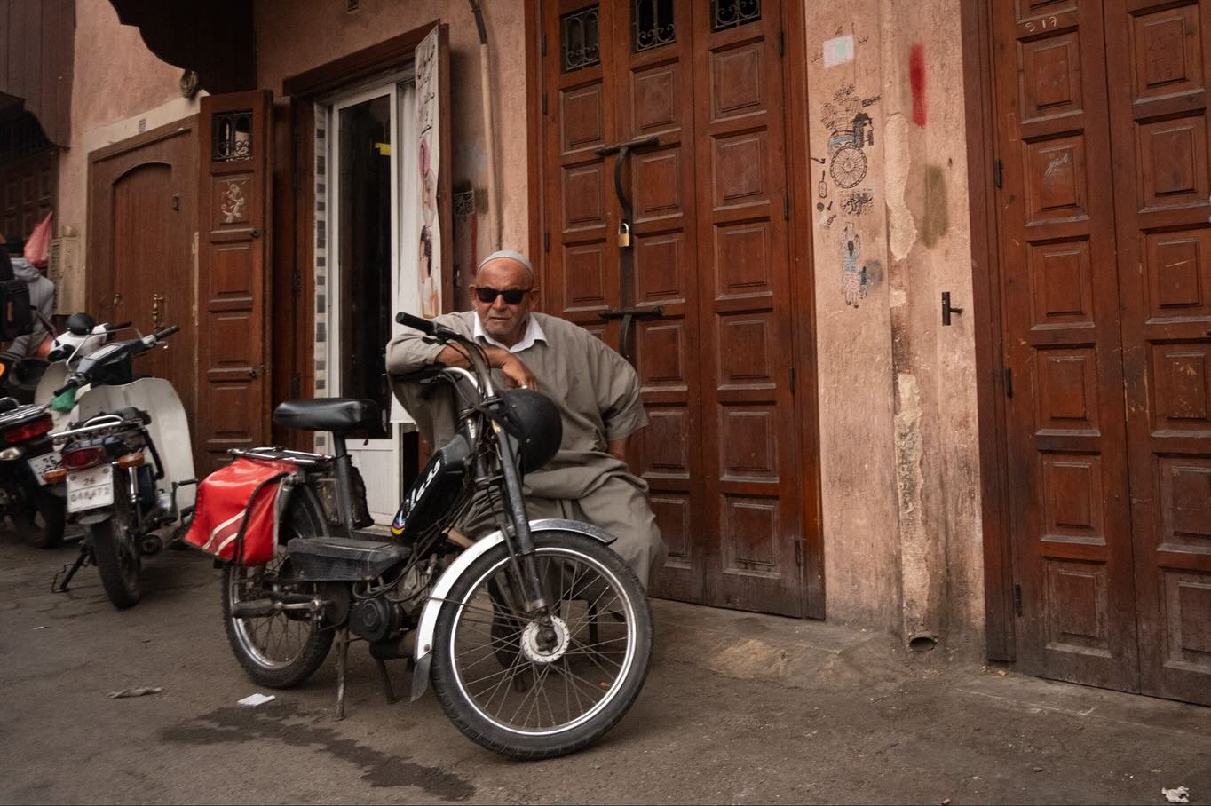 As seen in Morocco 🇲🇦 

📸 on Fujifilm XT50 

#streetphotography #travelphotography #morocco #marrakech #photooftheday #ishootfujifilm