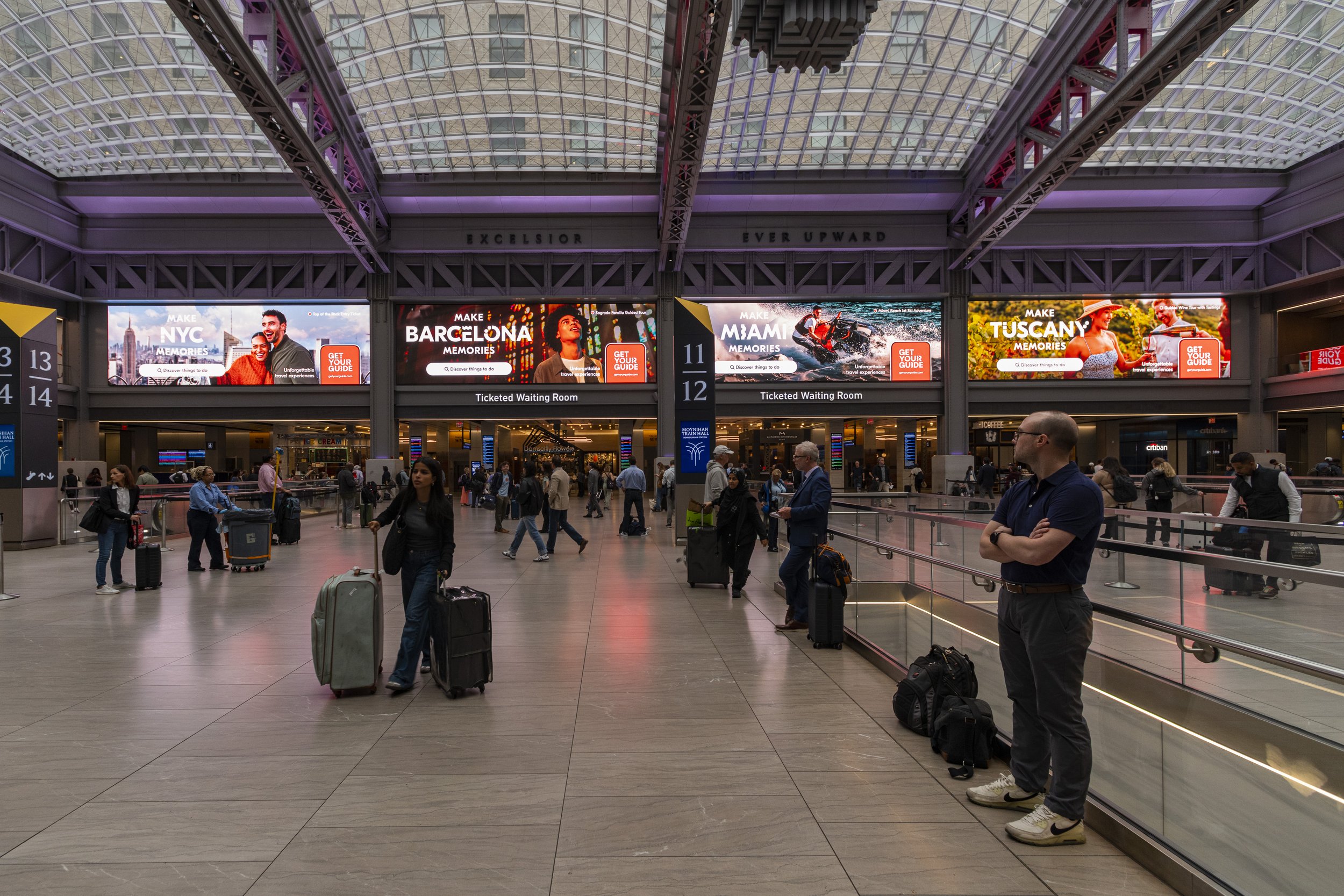 In-situ billboards
