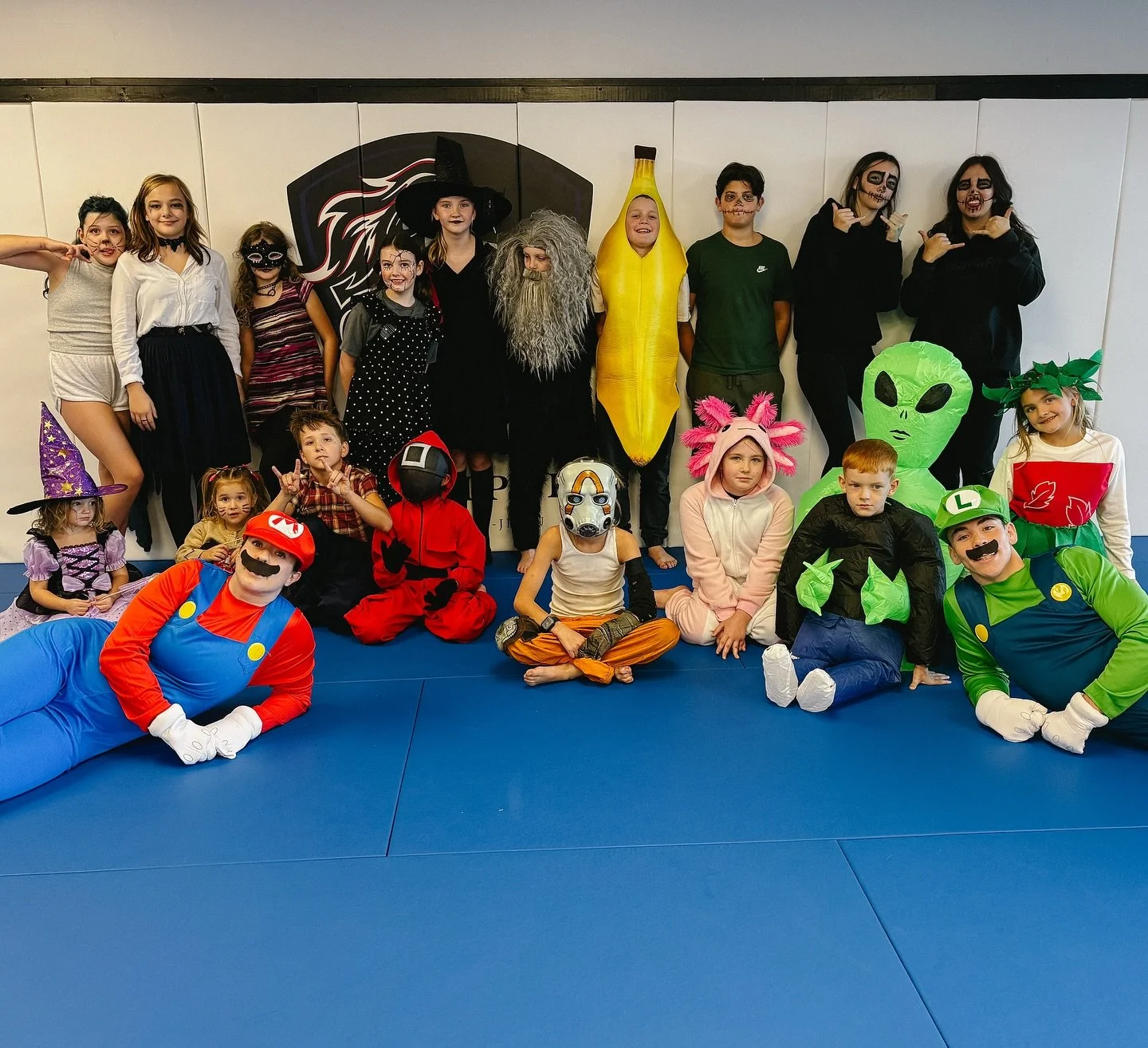 Happy Halloween everyone 🎃👻 

No kids classes this evening - stay safe (and warm)!