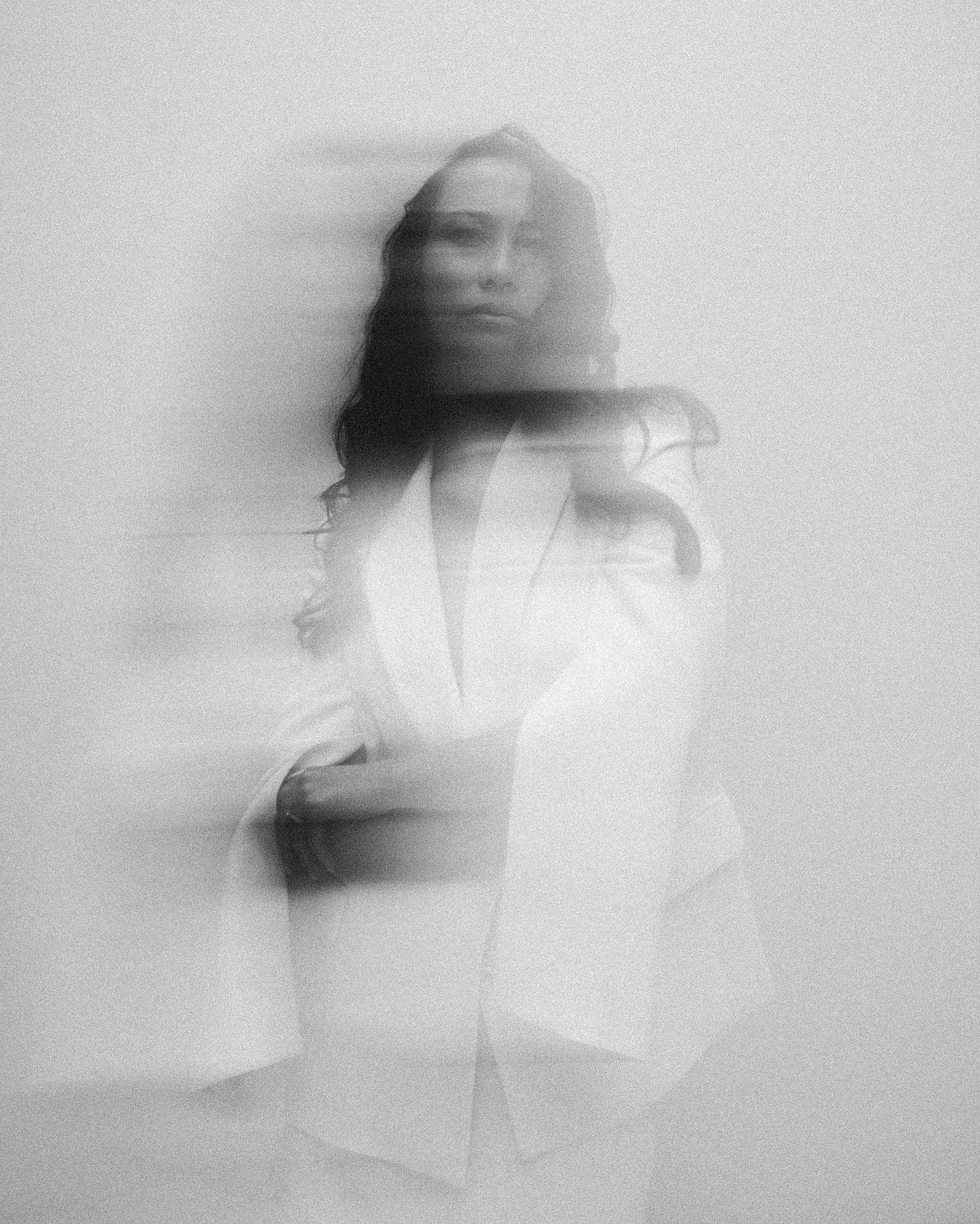 Another one for the 📚

Stunning @sandraromero shot by @__tim.koenig 

#studio1070 #studiozehn70 #rentalstudio #loftstudio #portraitmood #daylightstudio