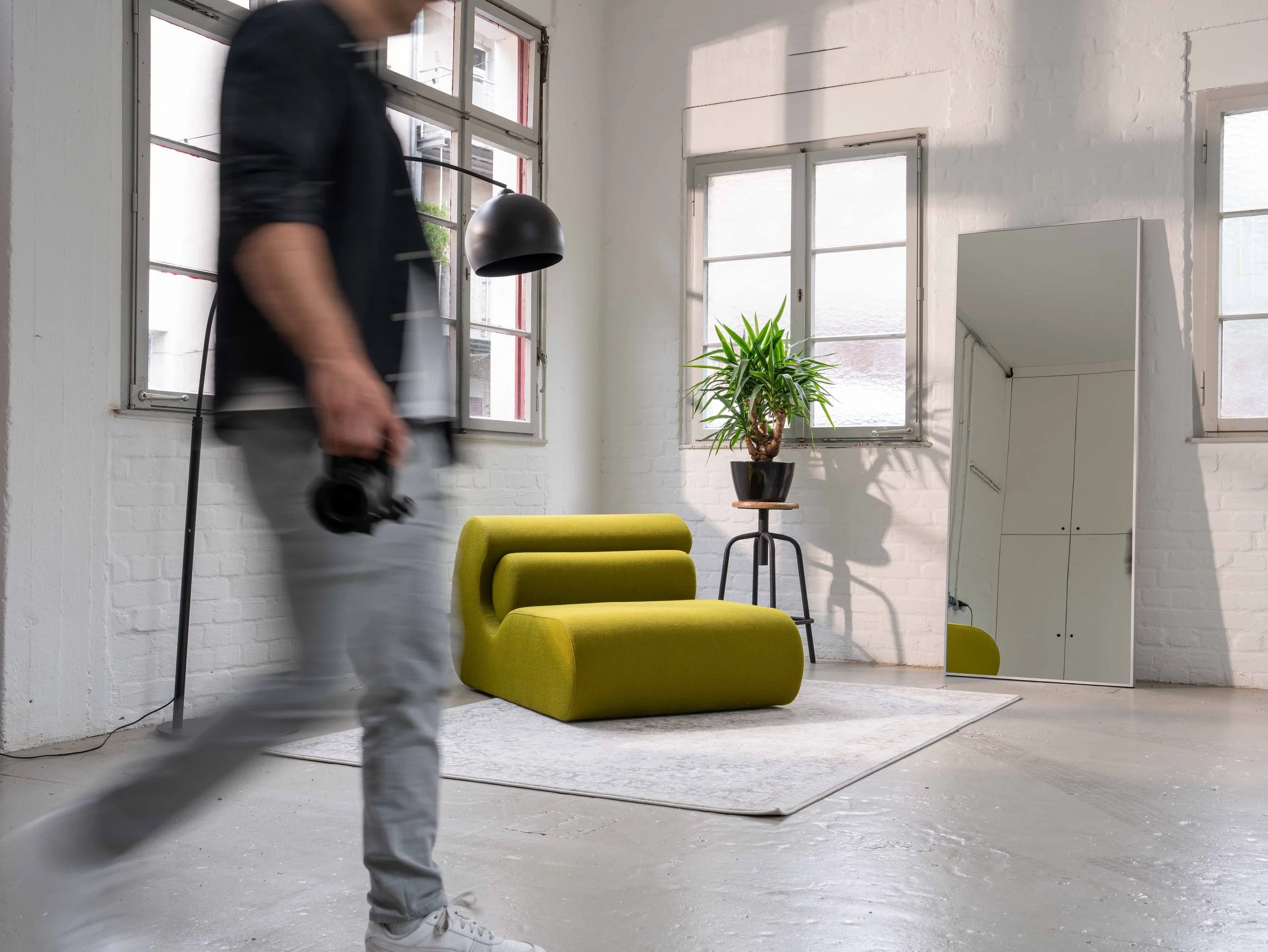 Studioecke mit grünem Goldkant Sessel