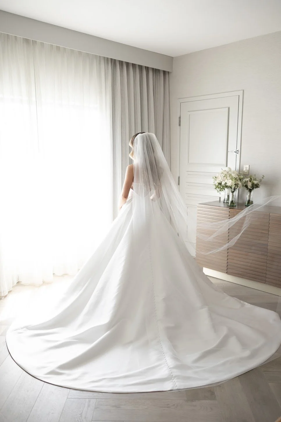 How to Choose a Wedding Dress: A Simple Guide for Finding The One