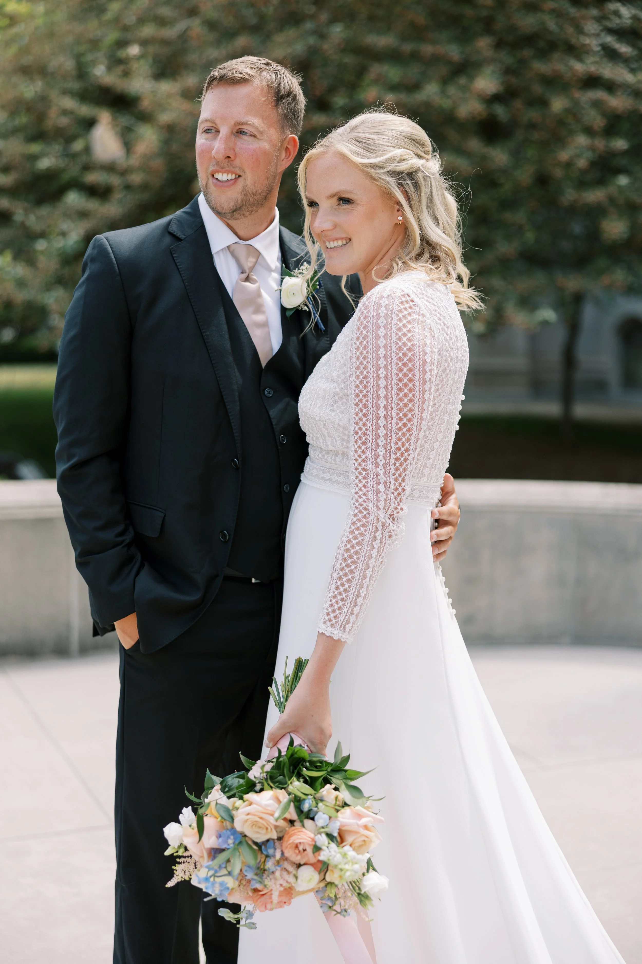 Erica & Luke _ Sneak Peeks-23.jpg