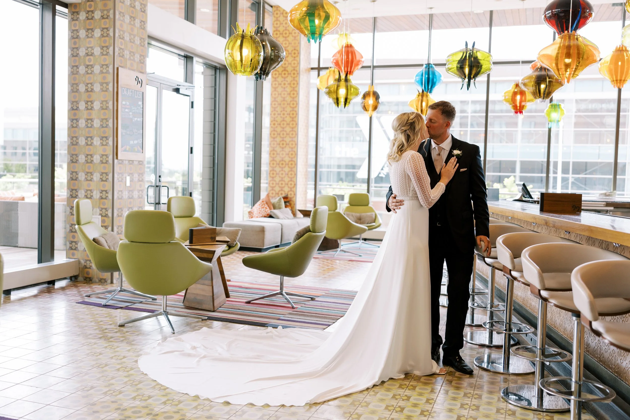 Erica & Luke _ Sneak Peeks-13.jpg