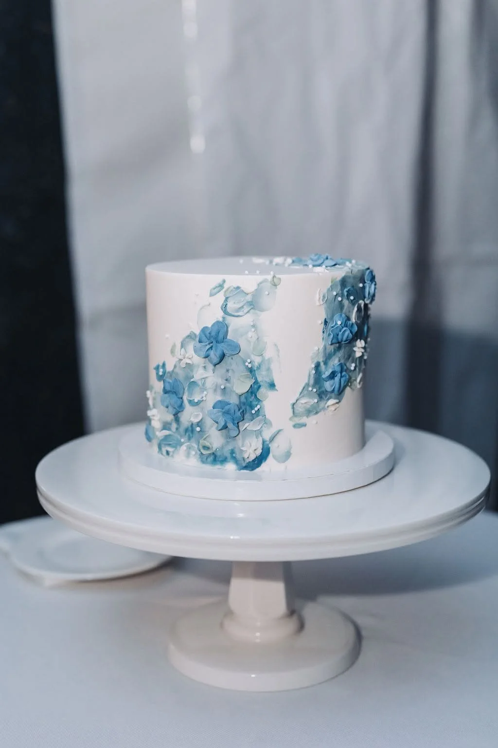 BlueFlowerCake.jpg