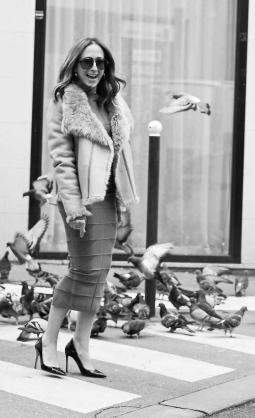Woman walking on the streets of Paris