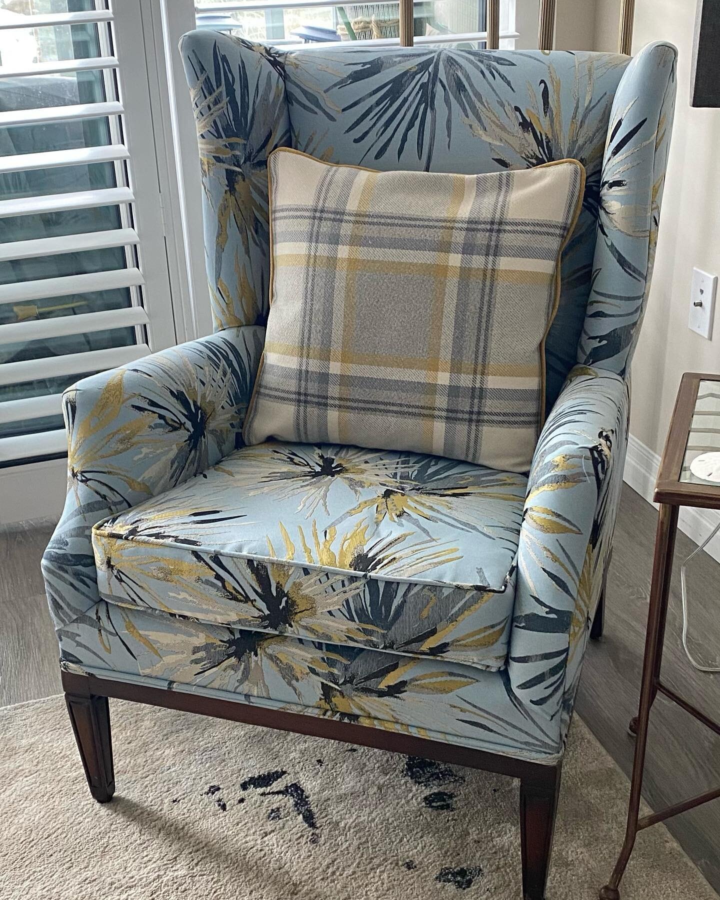 🌸 ☀️ Spring is in the air! When clients take the designer out of their comfort zone. A recent decor project for a lovely client. We reupholstered two dated wing chairs and made some new pillows. Currently working on paint and wallpaper.  Swipe to th