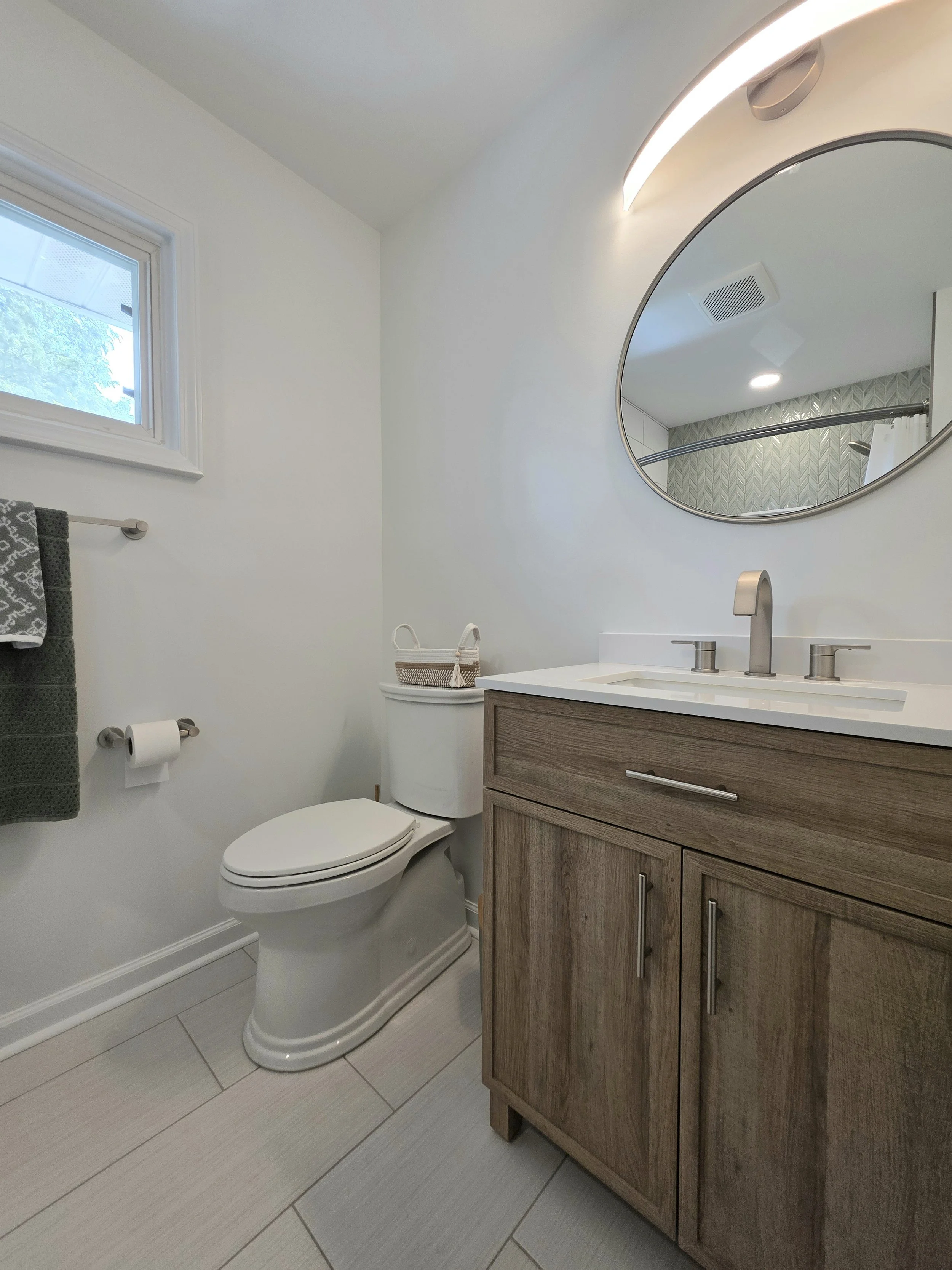 Rachel & Mike's Hallway Bathroom