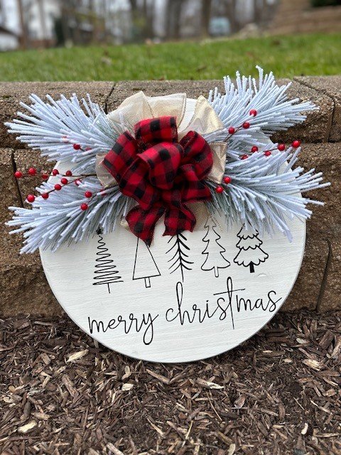 18" Wooden Door Hanger (Merry Christmas)