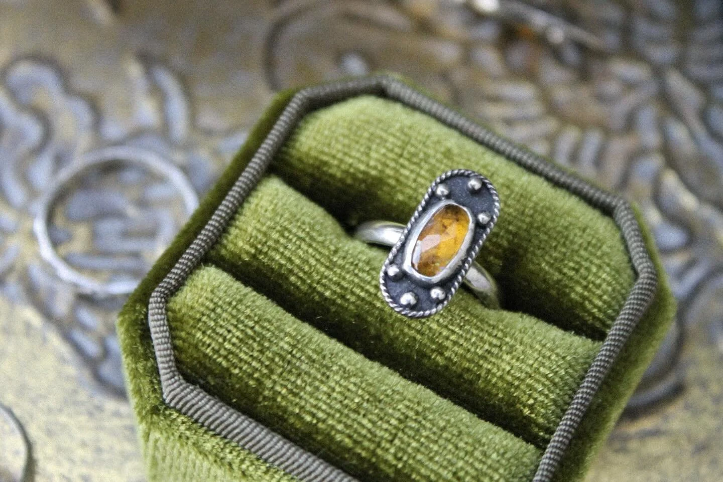 Story Sale Tomorrow, 6/13
12 pm EST 

I will be listing some past inventory for up to 40% off tomorrow through my stories on instagram. 

Friday, I will be having another story sale but with NEW gemstone chokers!

See you then! 

#jewelry #rings #han