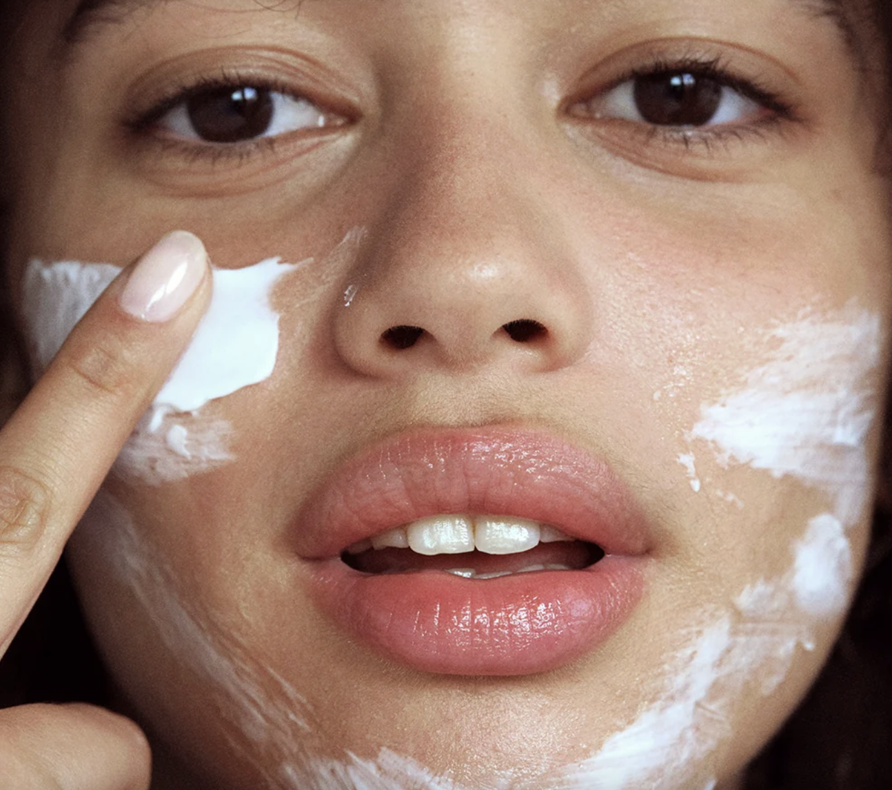 What You Need to Know About the Skinimalism Trend