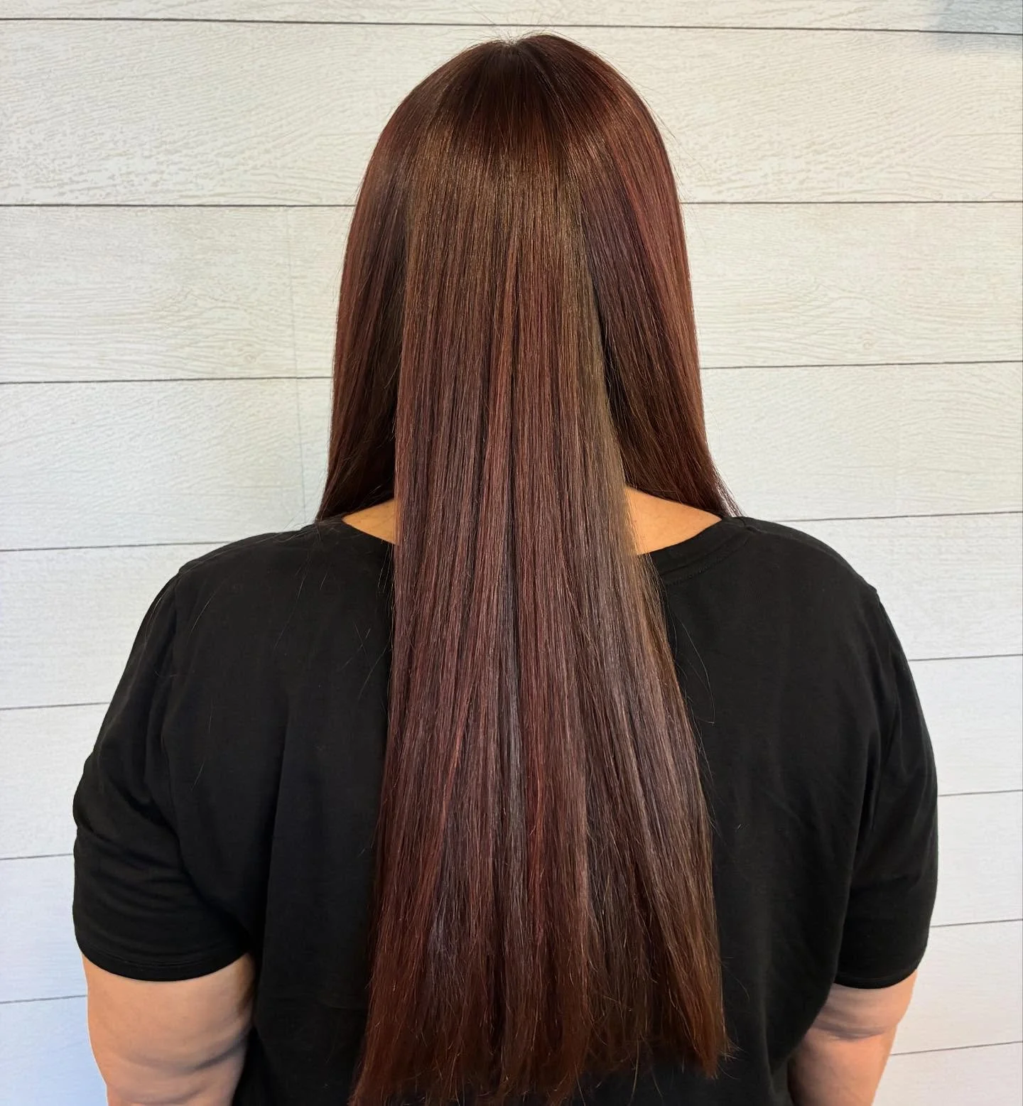 Falling for this fiery blend! 🍂❤️ From rich brunette to radiant NATURAL RED highlights, we&rsquo;ve embraced the allure of autumn in every strand! 

Call 803.547.2076 
to book your appointment today or go online to www.christophermariesalon.com ✨

#