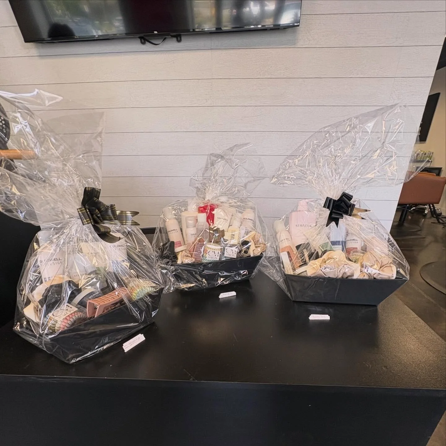 Happy 1 Year Anniversary to ChristopherMarieSalon! ✨🎉 

As we celebrate this special milestone, we want to give a huge shoutout to our amazing clients. Your love and support have made this year unforgettable! To show our appreciation, we&rsquo;re do