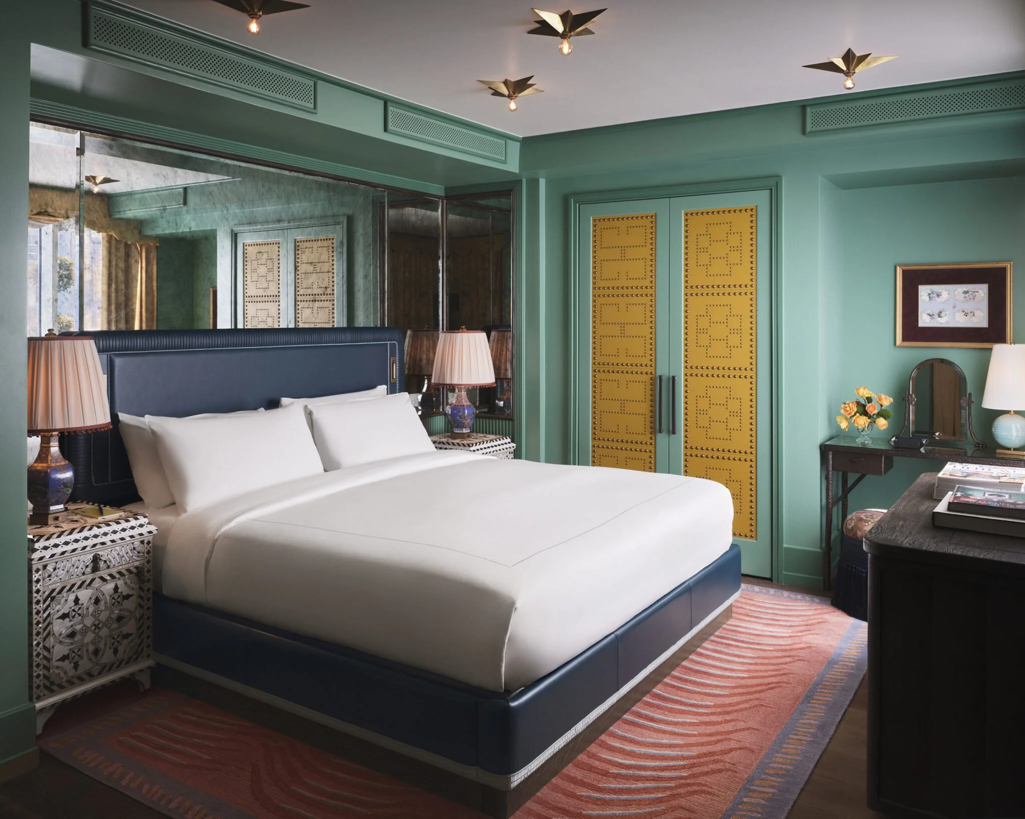 OneBedroomTerraceSuite_Bedroom_DouglasFriedman_April2026-2048x1638.jpg