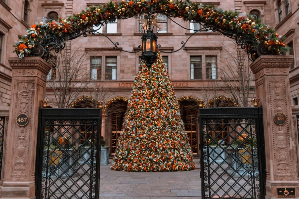lotte-new-york-palace-hotel-christmas-e1594769110531.jpg