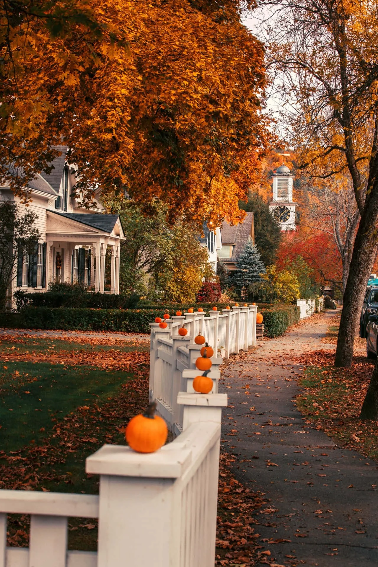 fall-town-2730-x-4094-wallpaper-4pb6j98028s3l6k2.jpg