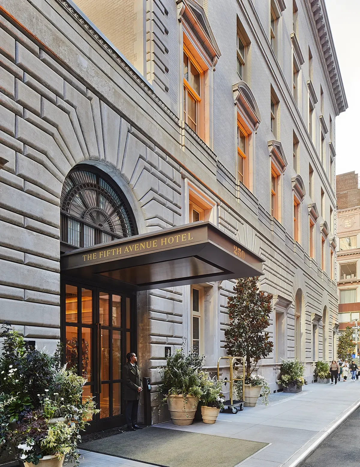 102823_FifthAveHotel_Exterior_0900v2.webp