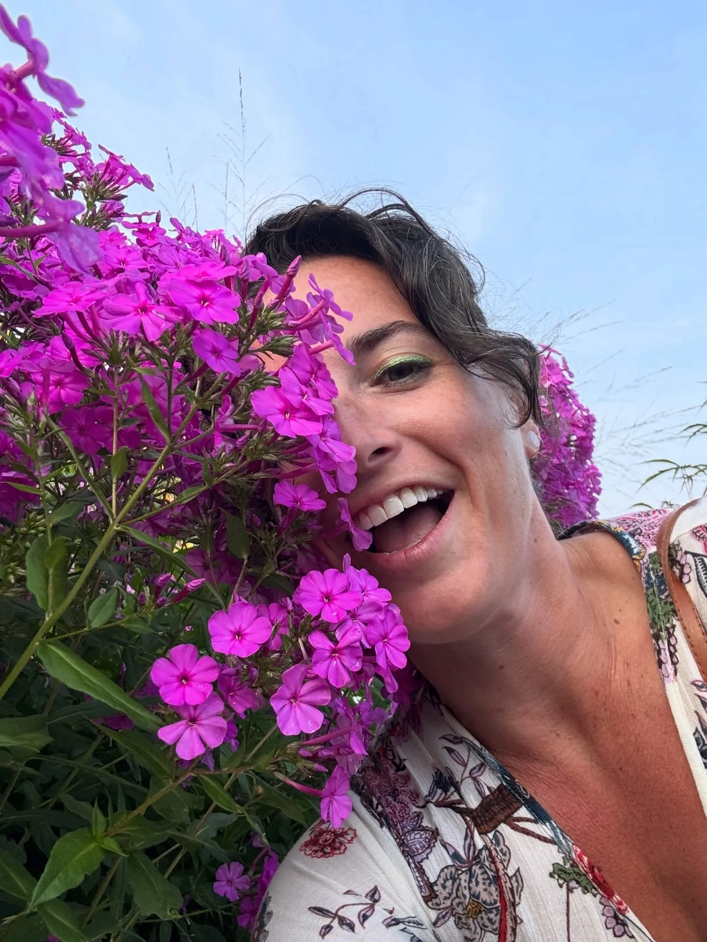 Life isn&rsquo;t always 🌈 and 🦋 

These last few weeks have really been 😮&zwj;💨😵&zwj;💫🫨

Ich was at the emergency vet (he&rsquo;s okay now)
Moving offices (doing this all myself) 
Planning a wedding (why is this so expensive) 
Running a busine