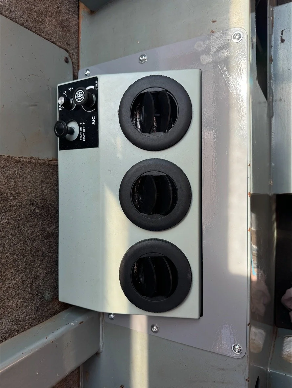 Terex Franna Mac- 25 Under Arm Aircon installation