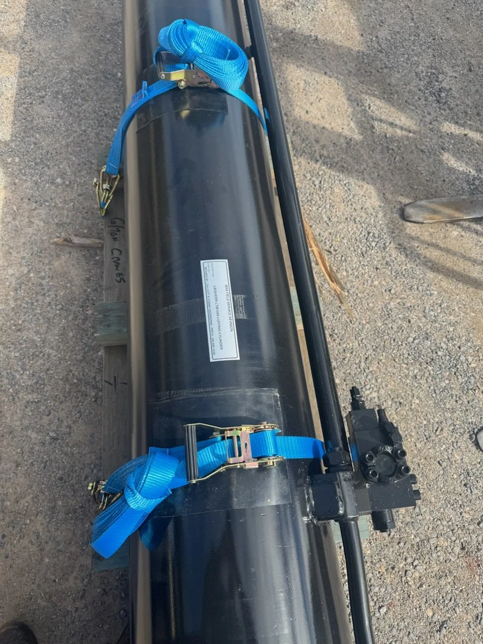 Liebherr LTM1130-5.1 Luff cylinder replacement