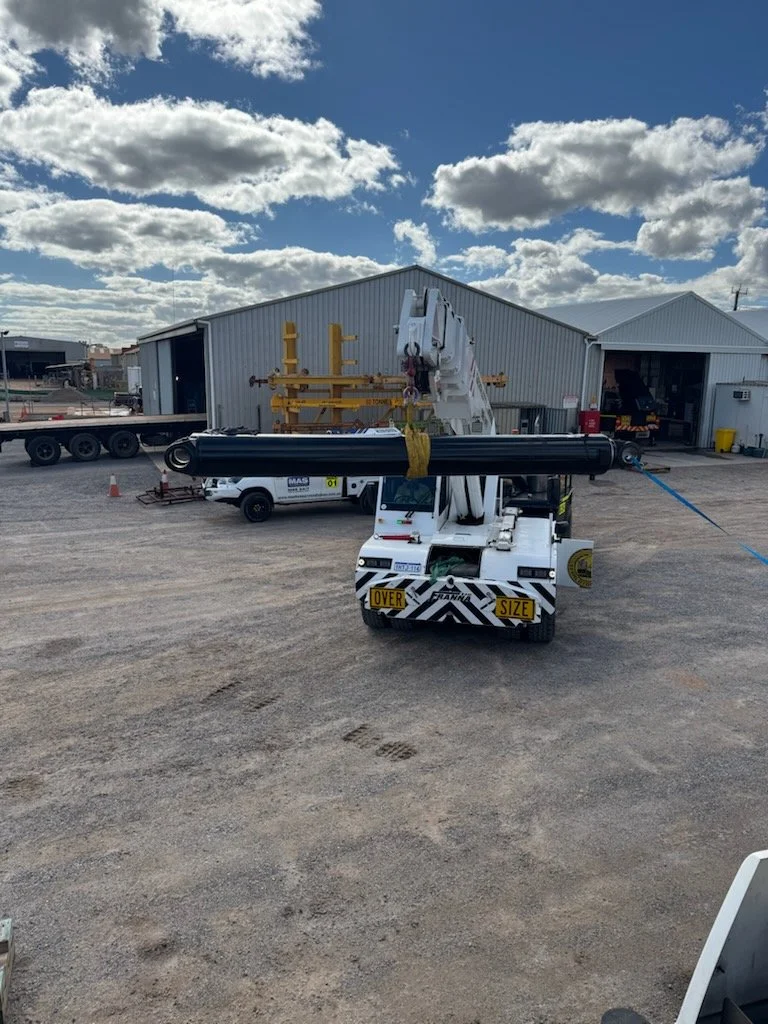 Liebherr LTM1130-5.1 Luff cylinder replacement