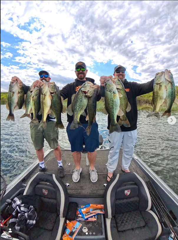 Johnny Creek Baits Lands Huge Bass