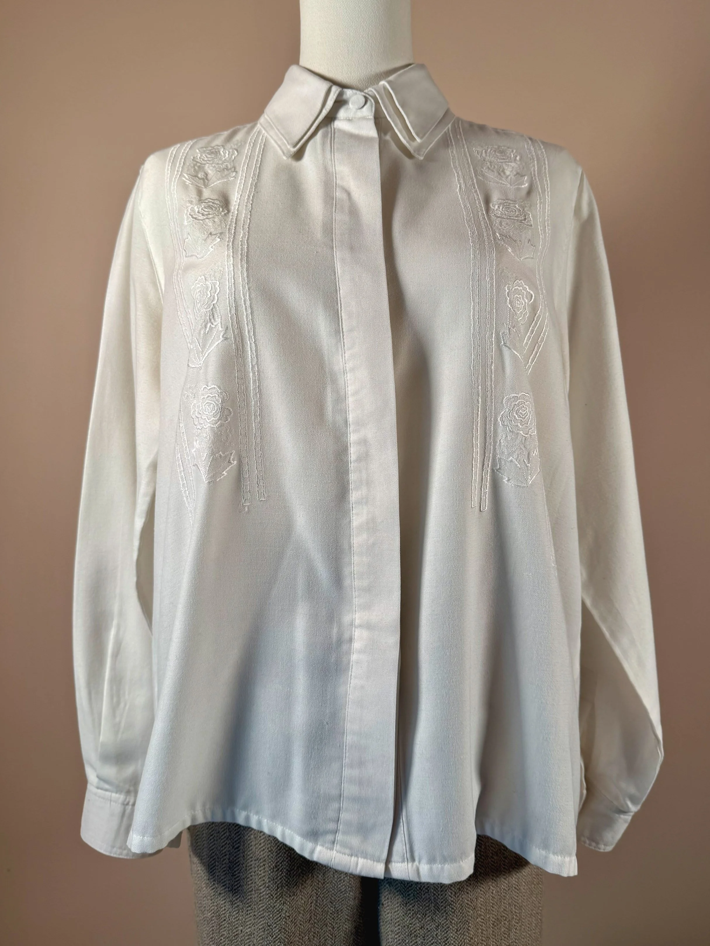 Cloud Cotton Embroidered Shirt : Large