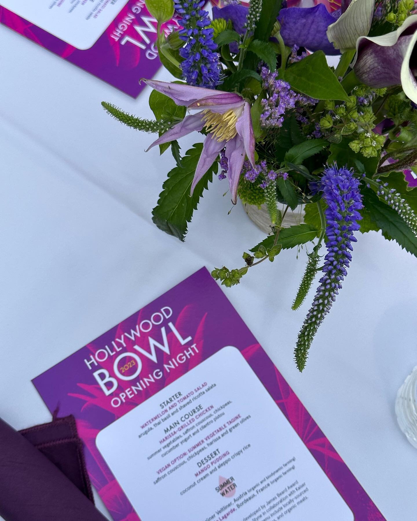 🔮

#selectum #selectumflowers #losangelesflorist #laflorist #floralsetdesign #flowerinstallations #tablesetting #flowerarrangement