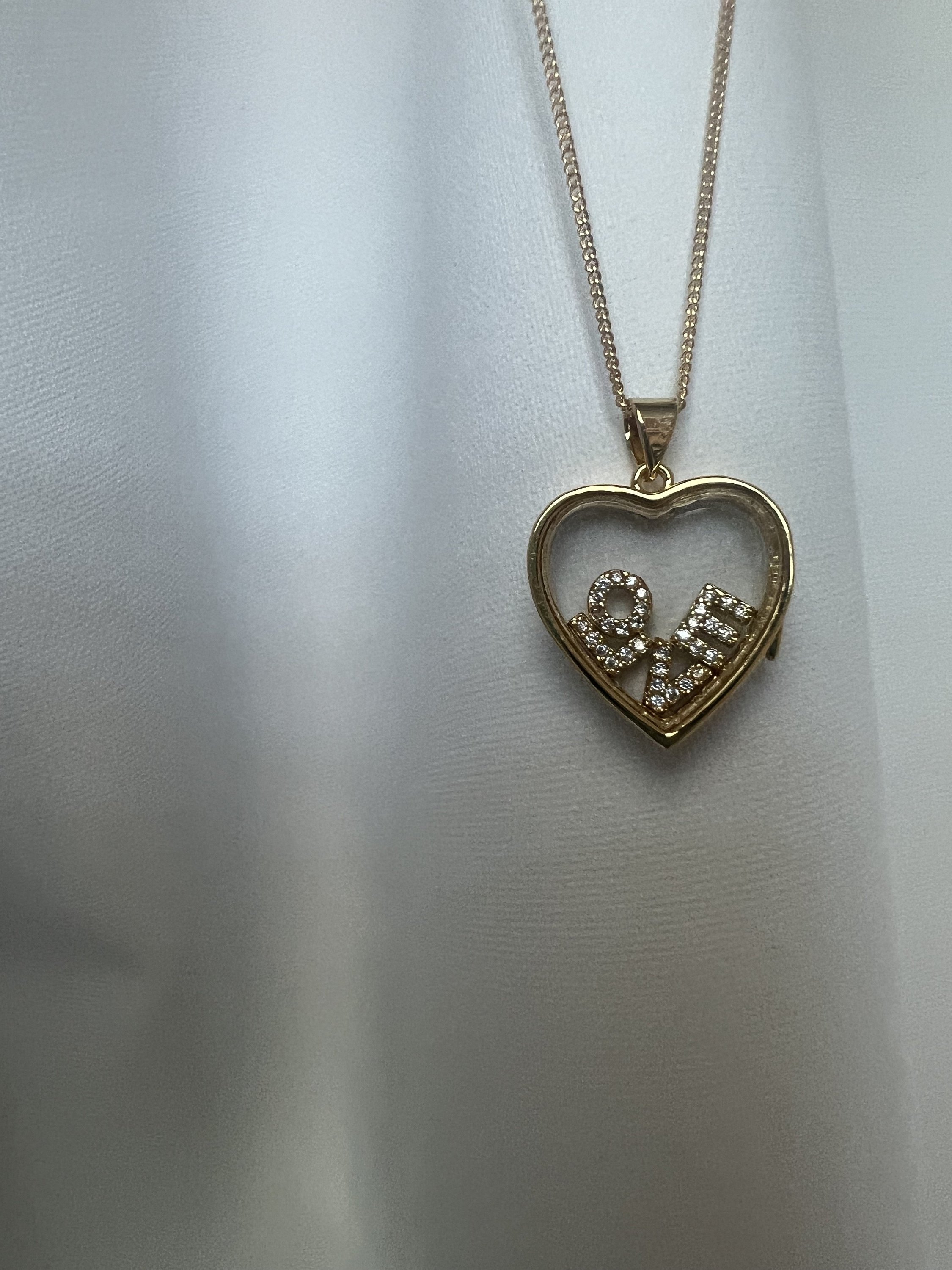 https://i.etsystatic.com/18995477/r/il/bca422/5268663506/il_fullxfull.5268663506_ofv4.jpg