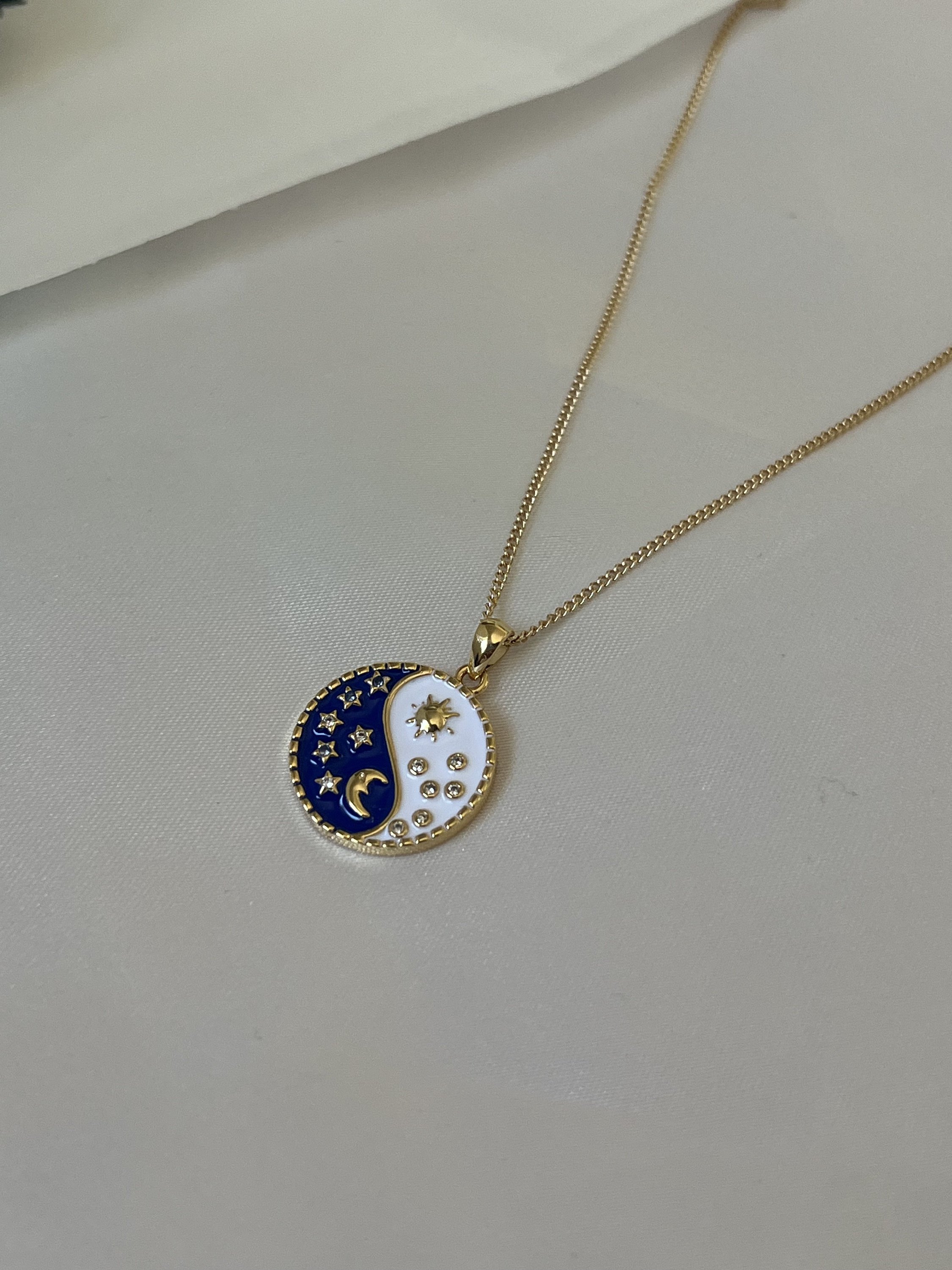 https://i.etsystatic.com/18995477/r/il/71b402/5281923047/il_fullxfull.5281923047_3evg.jpg