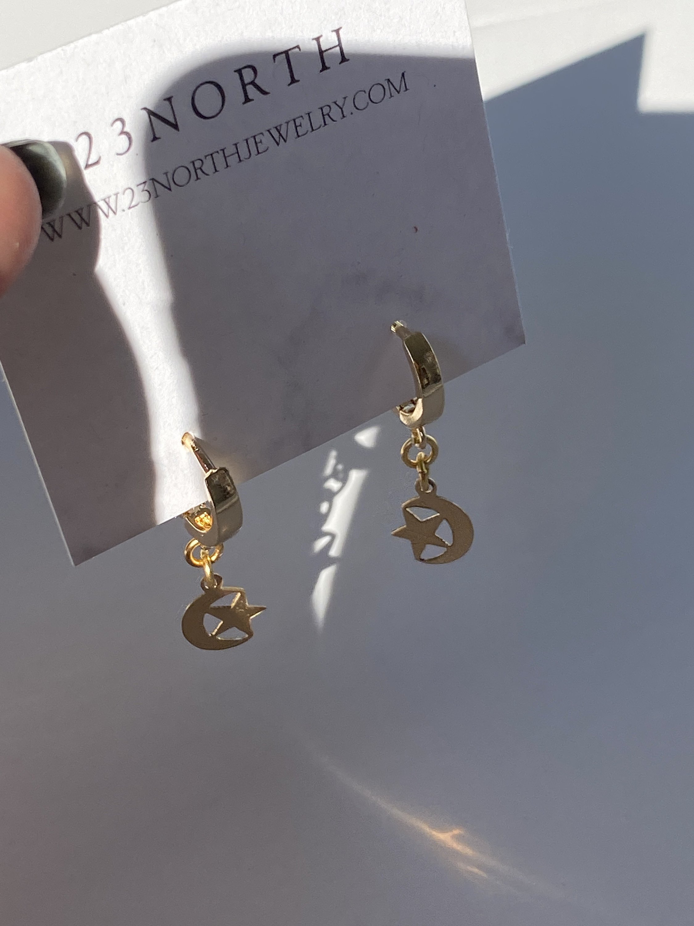 https://i.etsystatic.com/18995477/r/il/44d1af/2592904674/il_fullxfull.2592904674_jfiq.jpg