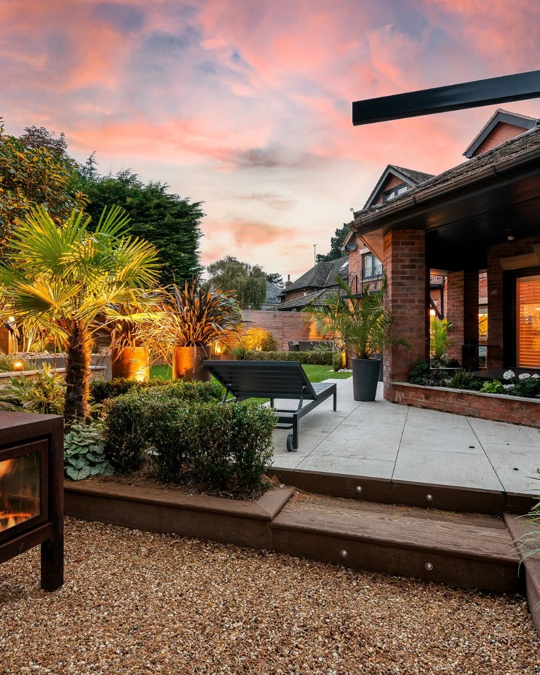 Formby project spotlight 🌴✨

Turning a garden into a usable evening space comes down to picking the right materials and balancing the light

For this project, we brought together corten steel cladding, laser-cut decorative screens, and a multi-tiere