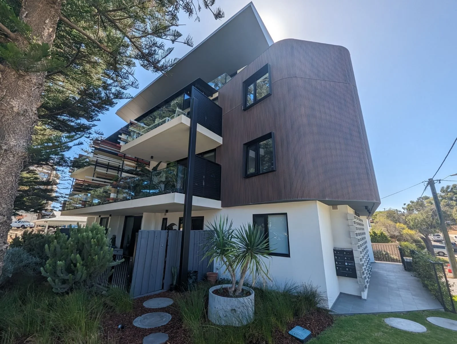 2 Southbourne St, Scarborough
Somerville Residential Apartment Build