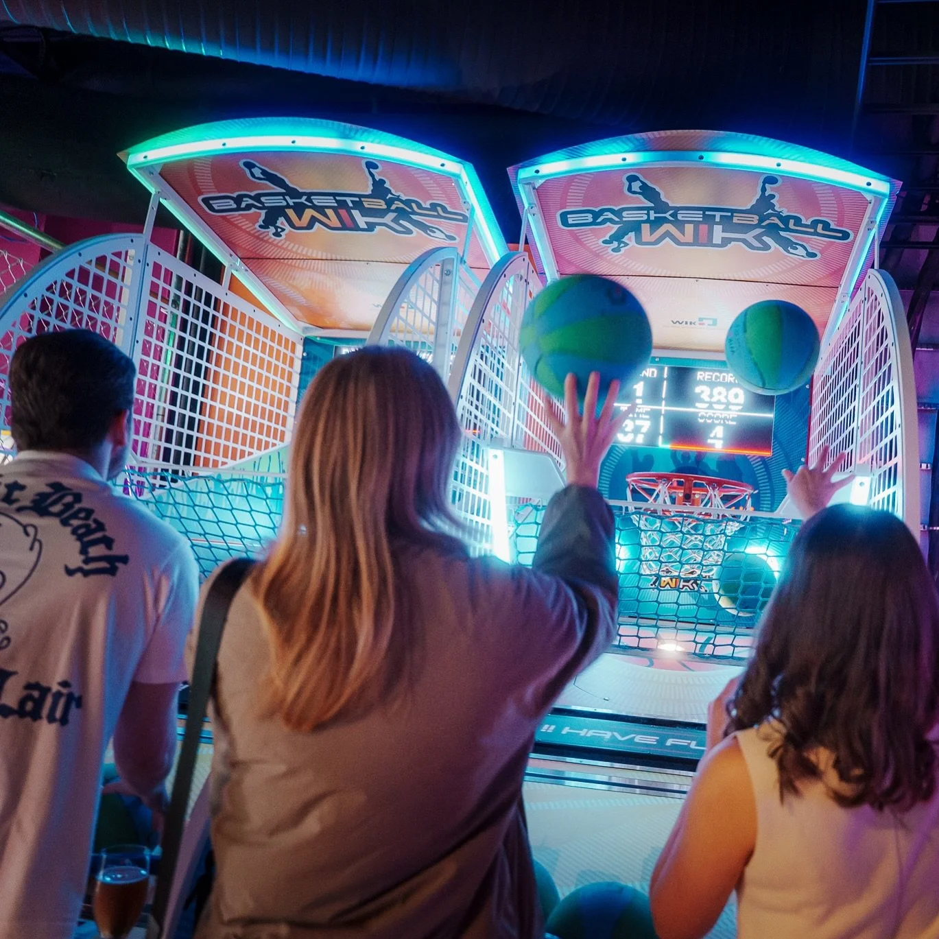 🎉 TIVOLI ONSDAG 🎉
Koko priser – hver onsdag fra 19:00 til 23:00!
🎯 50 % RABATT på aktiviteter – bowling, karaoke, dart, minigolf og shuffleboard!
💥 Book bord eller kom på drop-in!
📍Tivoli Game Bar Sandnes
📅 Hver onsdag