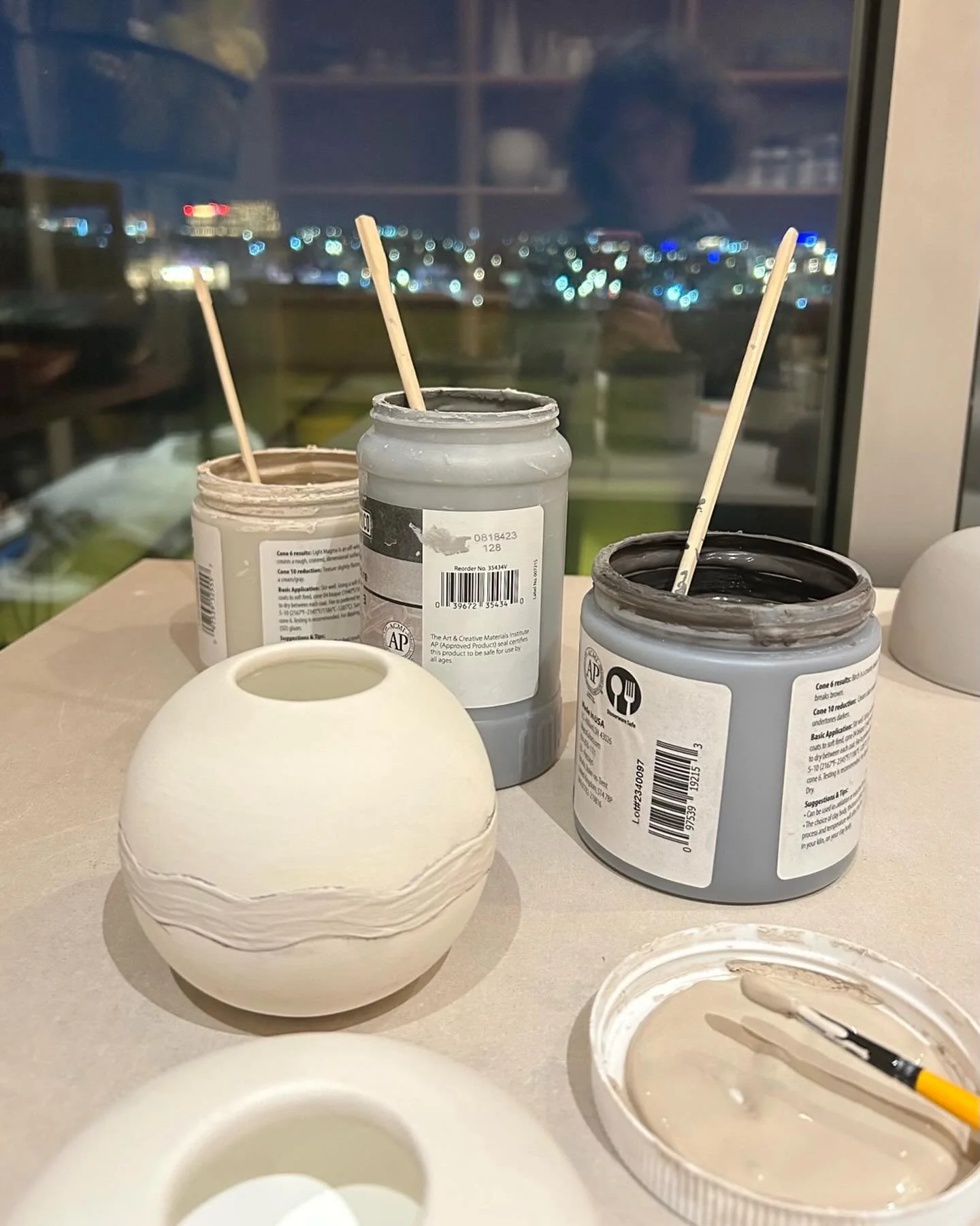 Looking out at the sparkly Amman cityscape while glazing&hellip; can&rsquo;t get much better than this! These are some of my last orders before I leave Jordan 🥺 I can&rsquo;t believe we are leaving already! Stay tuned for my last Pop-Ups in June, or