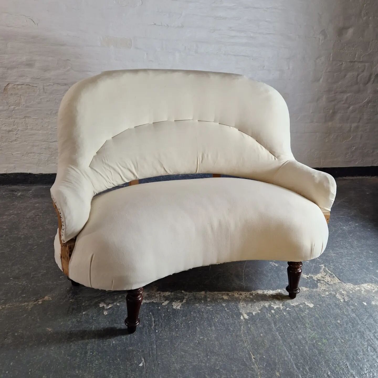 Happy New Year! 

Starting the year with this stunner. Swipe left for the before photo. 

Deconstructed antique French Napoleon lll sofa, unusual shape and size, sprung support in the middle and the back, rare model having 5 legs. 

It has been resto