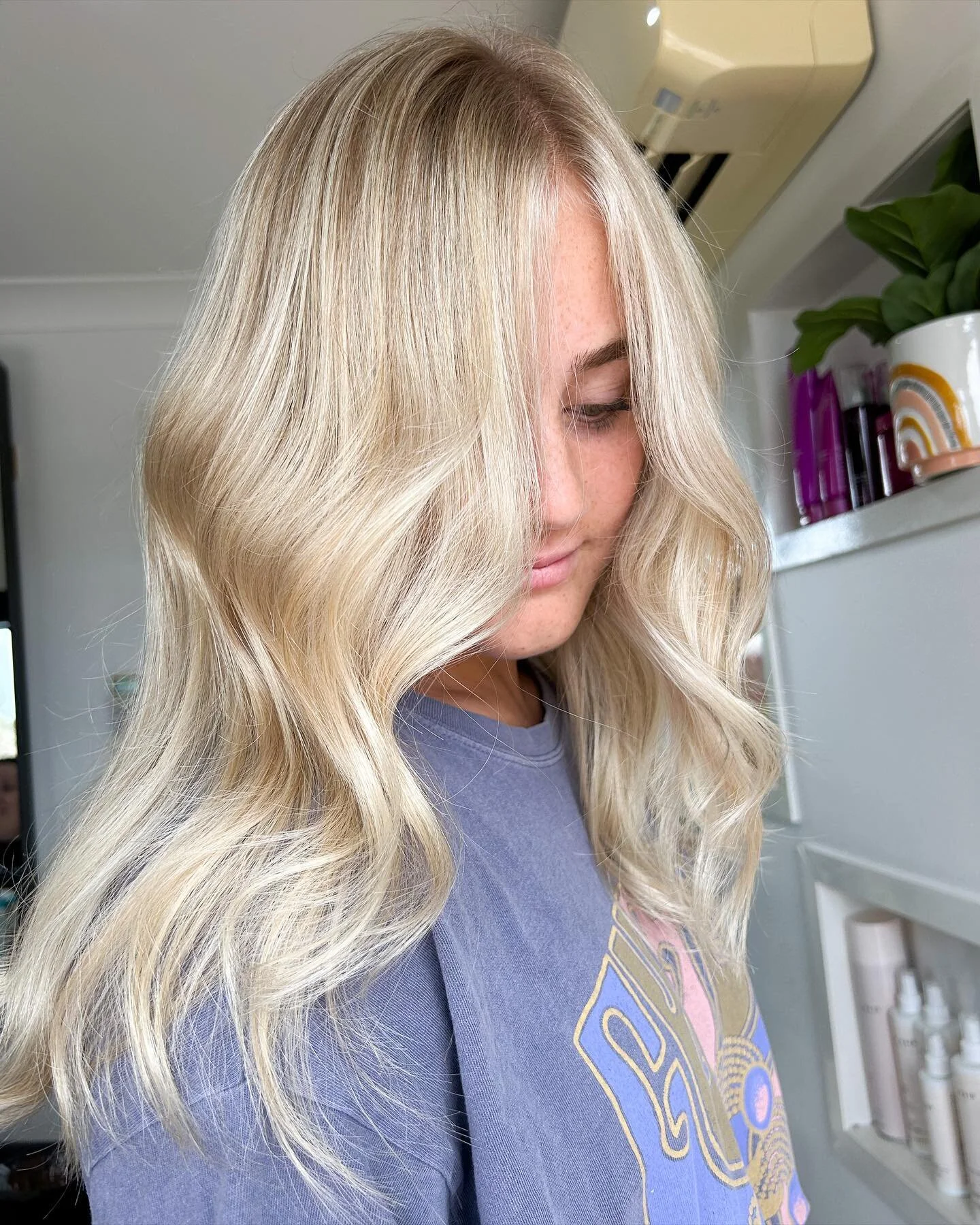 Loooove this lived in colour from the other week 😍

Full disclaimer- I went a little too blonde so thankfully she was able to come back and I added in some low lights and re-toned to something a little less ash. 
Can you tell the subtle but effectiv