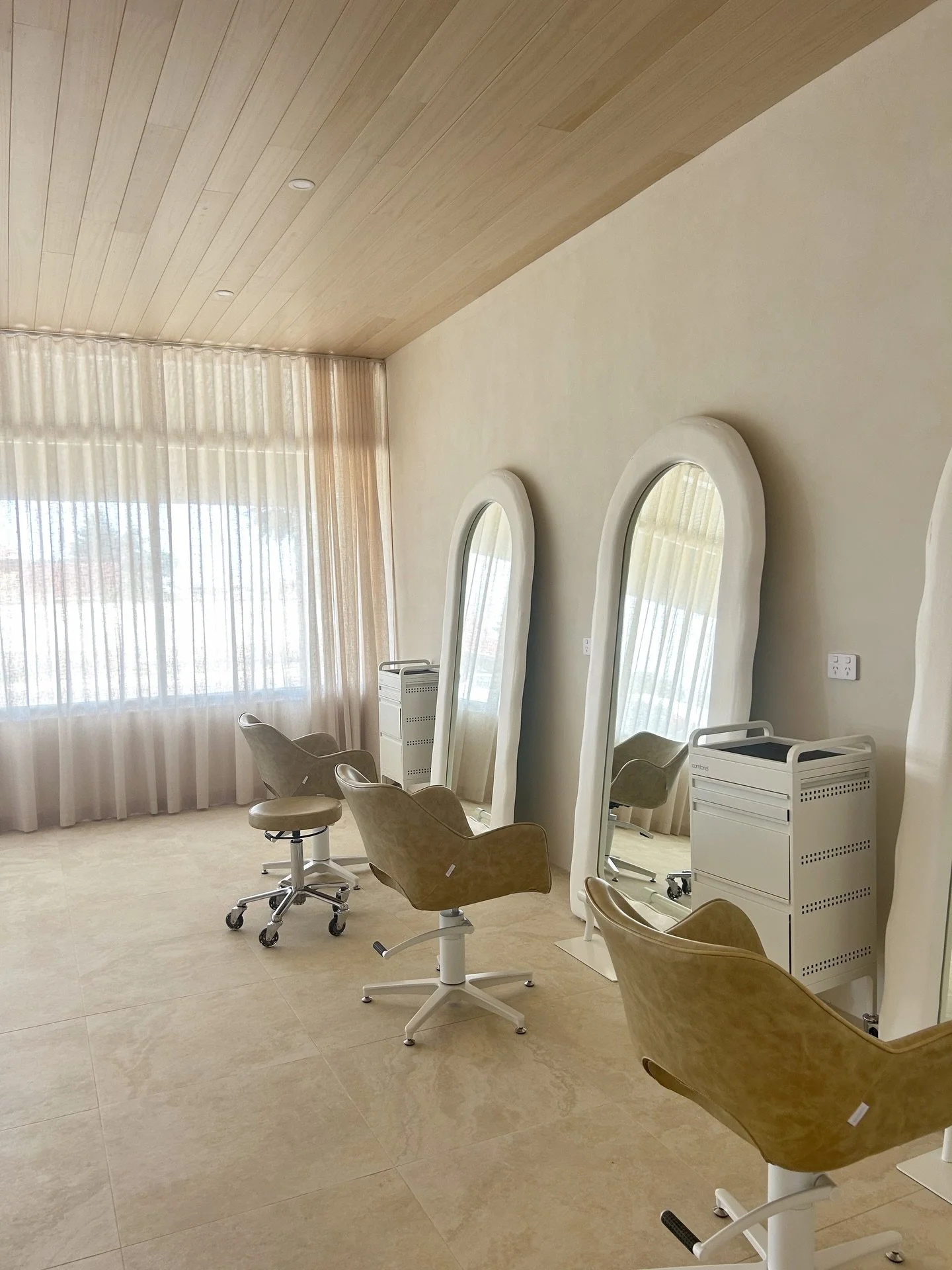 Some miscellaneous salon pieces, now that I&rsquo;m a salon girly too 😝 

And maybe a little sneaky peak of some new colour ways 🙊