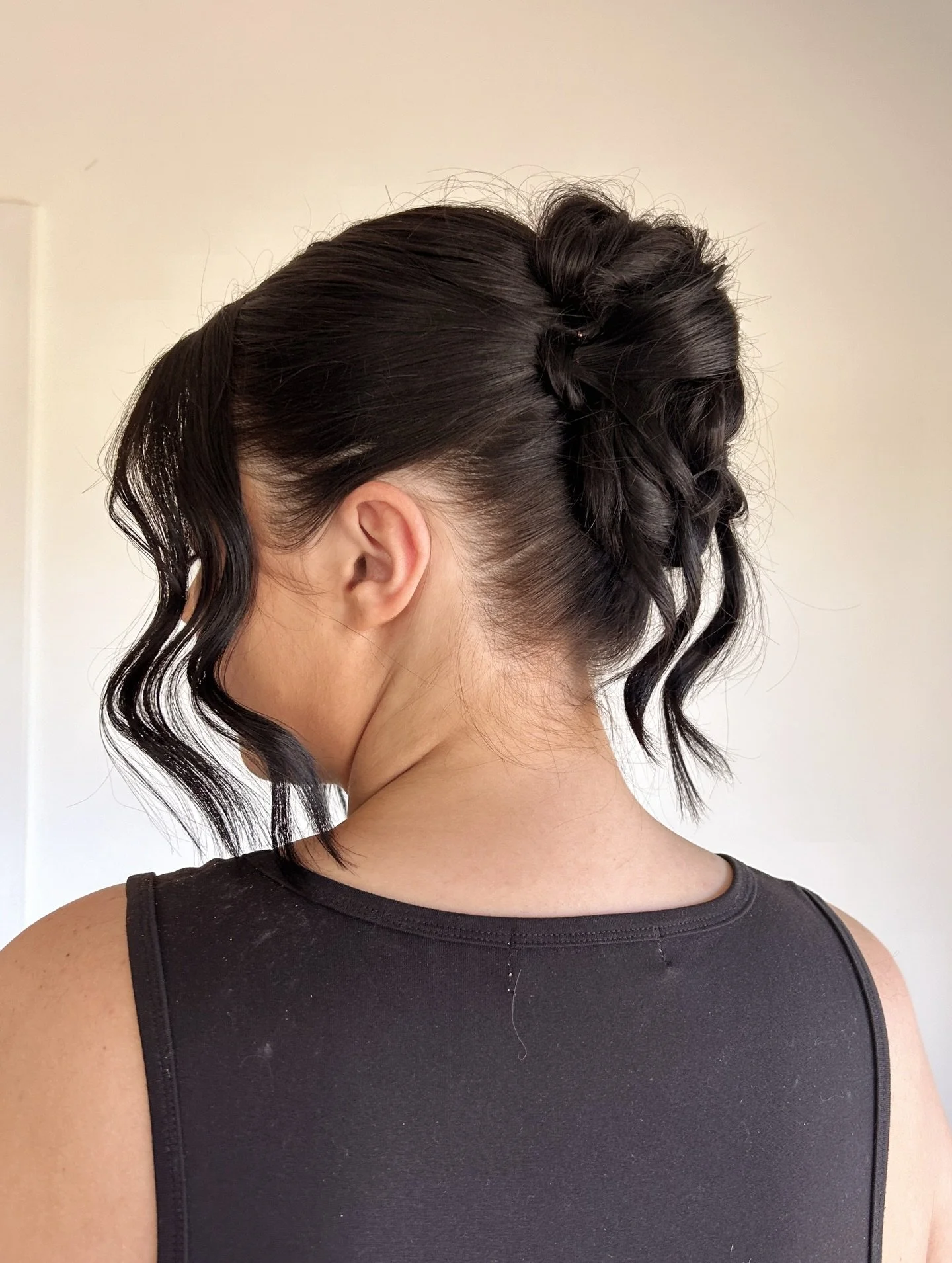 Midi, textured bun 🤎 

The last of my formal girls for the year 🫶🏼