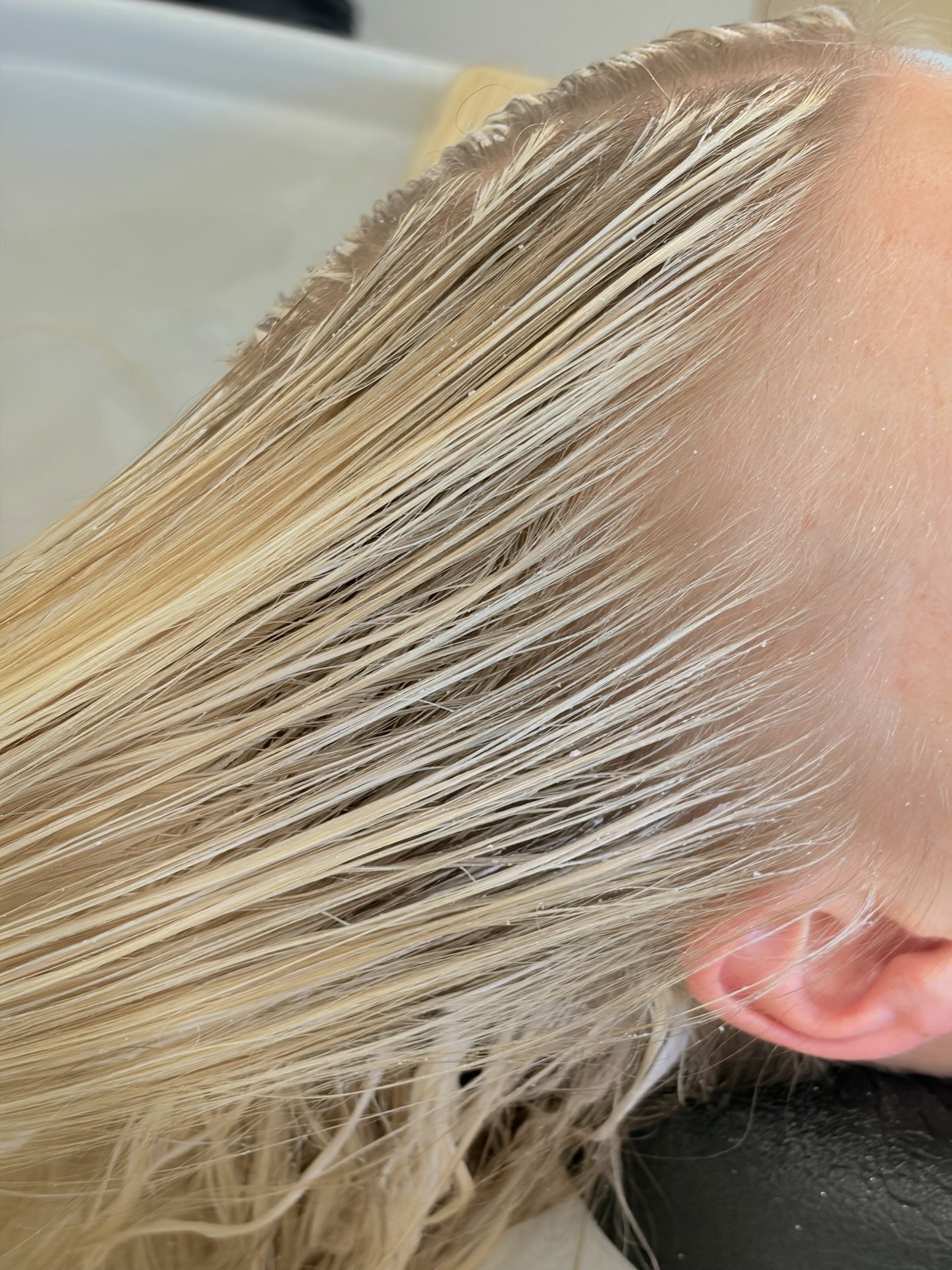 Process piccys ✨

The in between of the old and new, where the magic happens and the art takes place. Falling in love with the peace and process of it all. 🪽🫧☁️