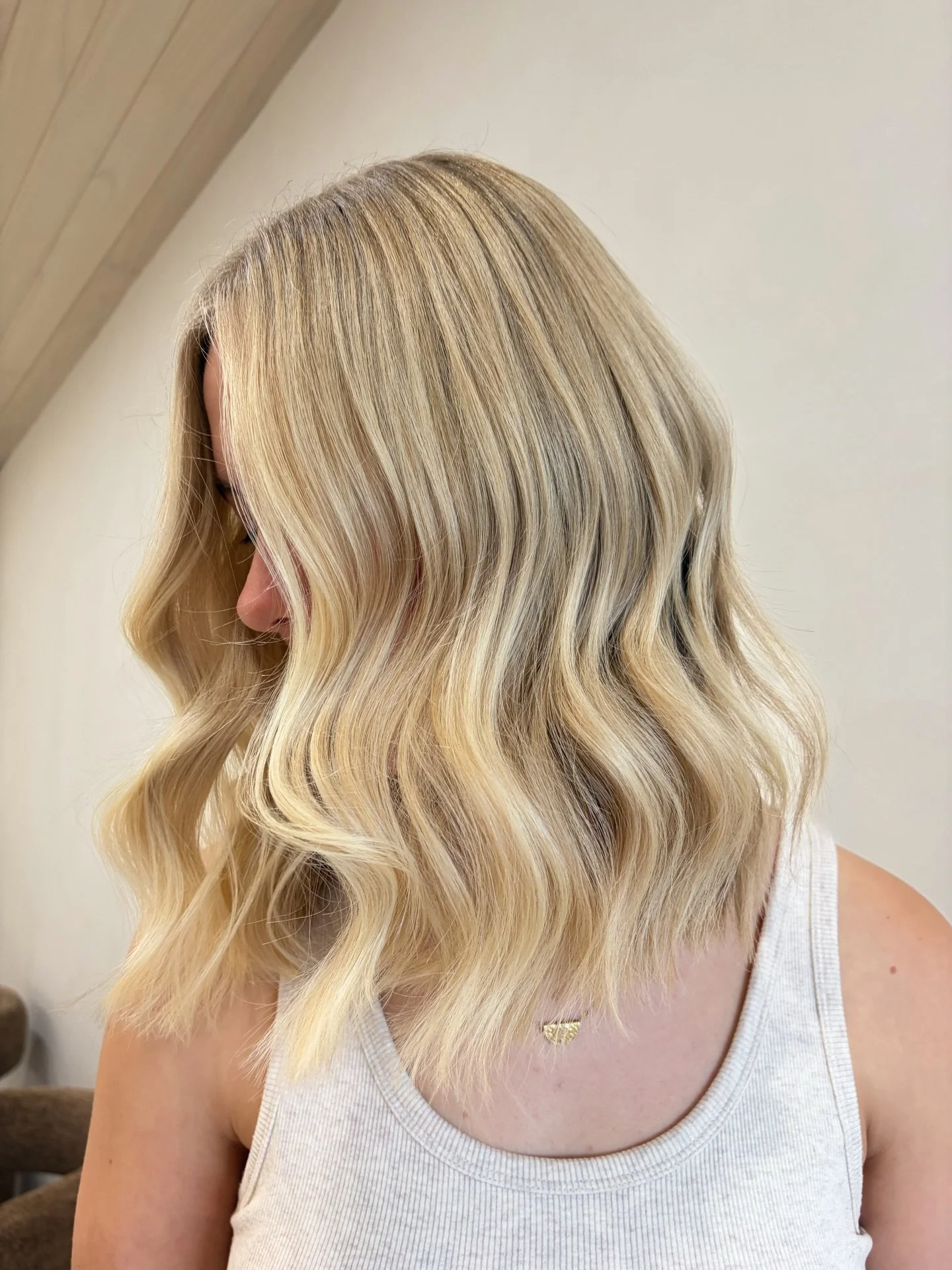 aaaaaand I&rsquo;m back from my unplanned posting hiatus to share this stunner ☀️ I loved working on Zo&euml;&rsquo;s natural colour to bring this bright blonde to life 🤍

I don&rsquo;t know if I&rsquo;m the only one but sometimes posting on socials