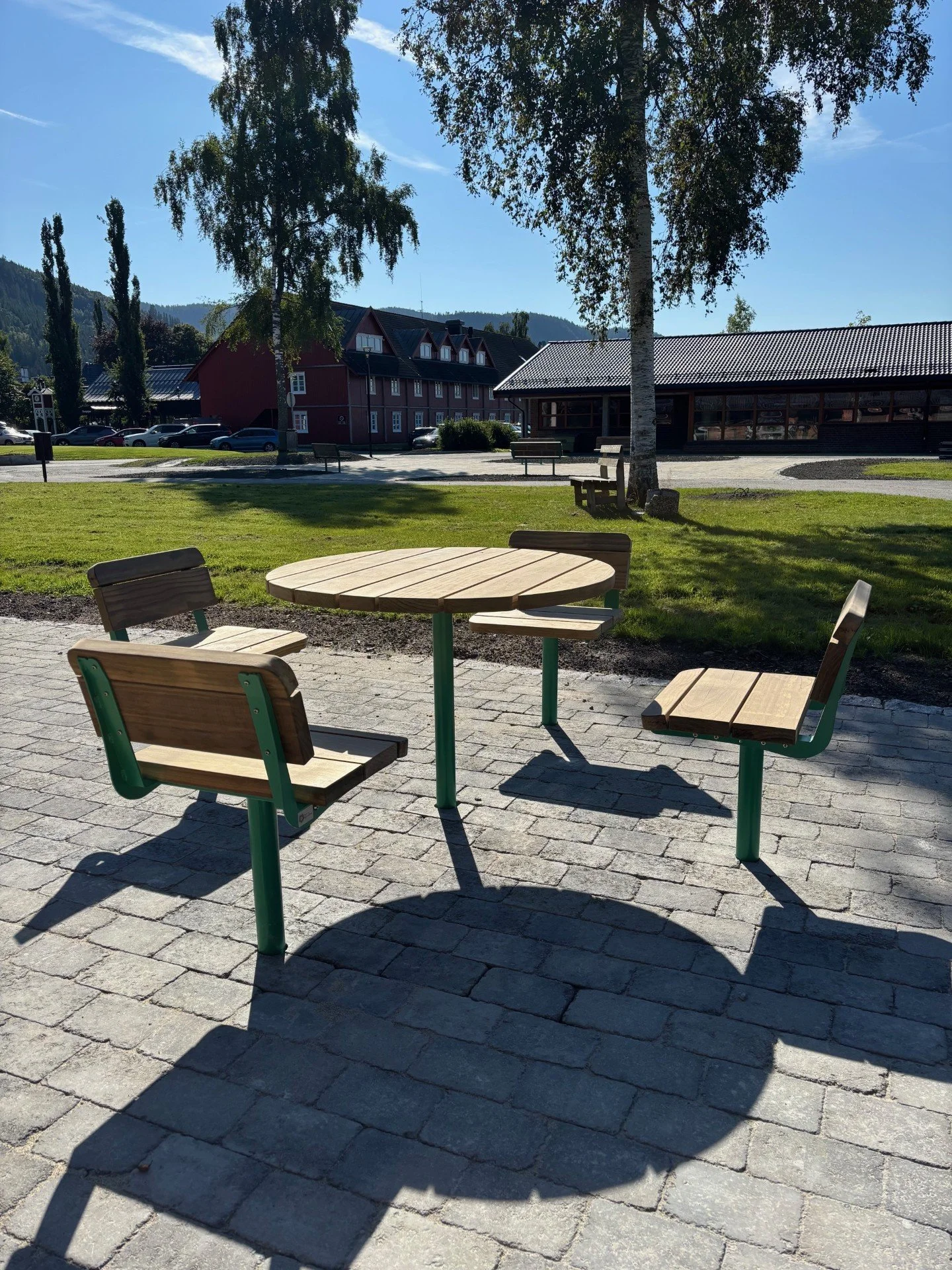 SOL stol og SOL rundt bord Ø1000, nedstøp